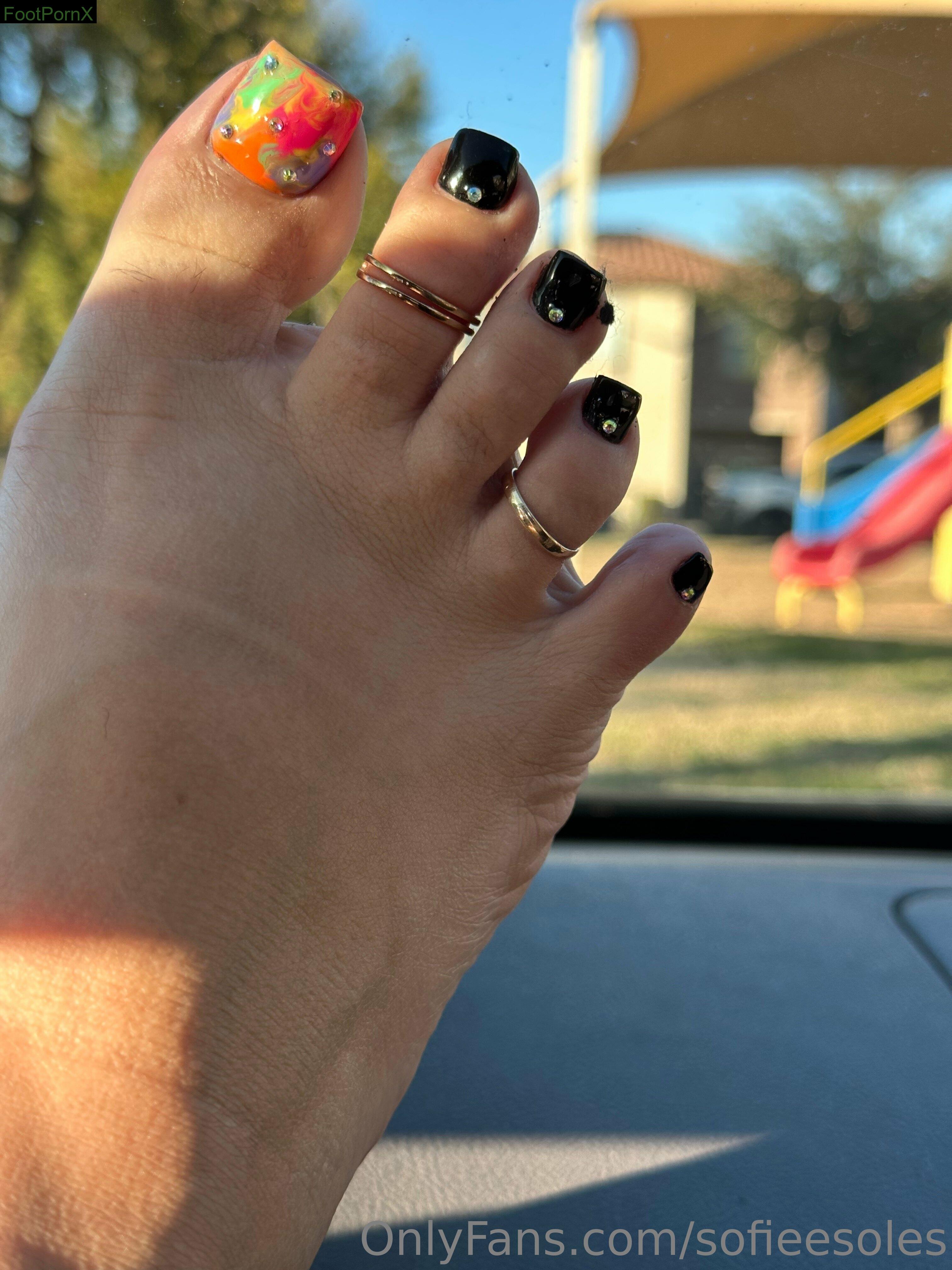 sofieesoles feet photo 1