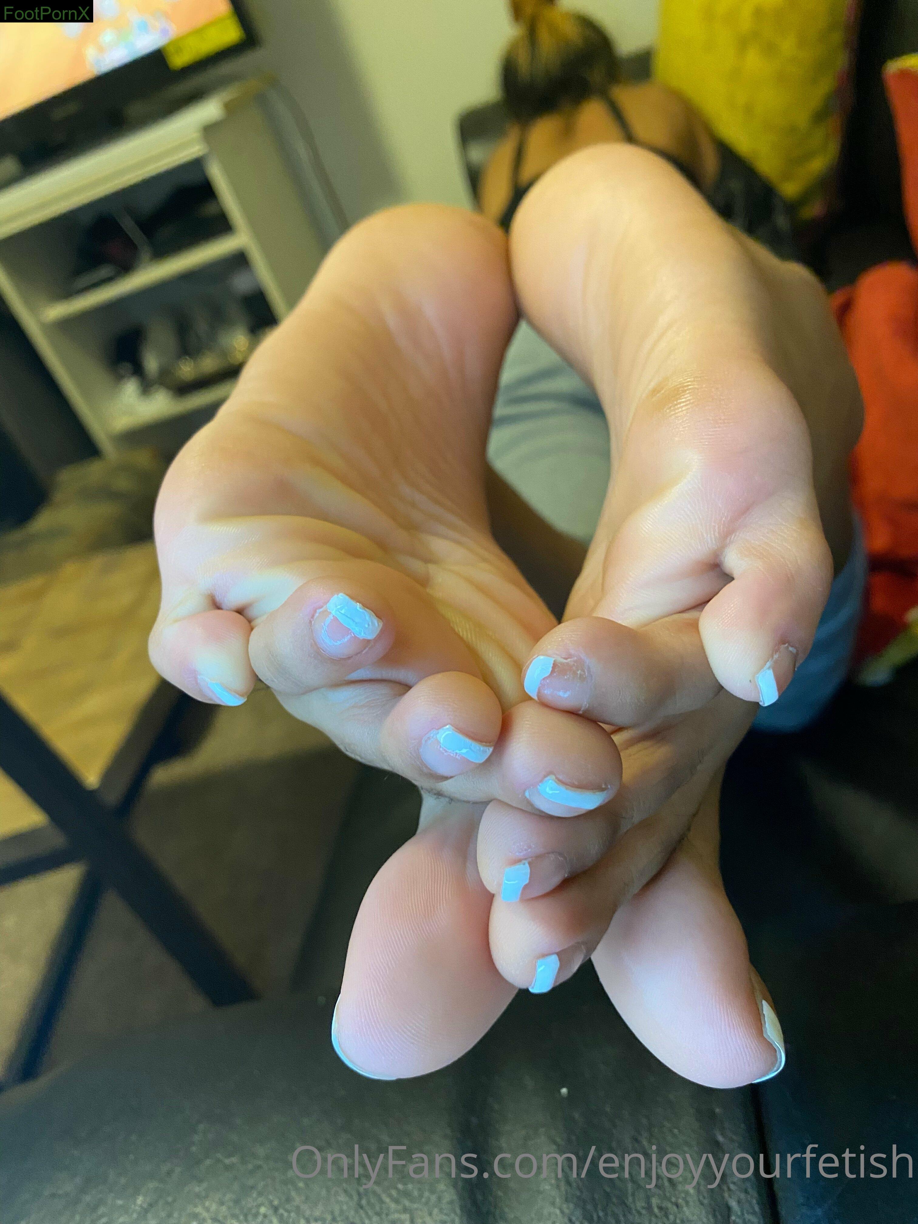 enjoyyourfetish feet photo 1