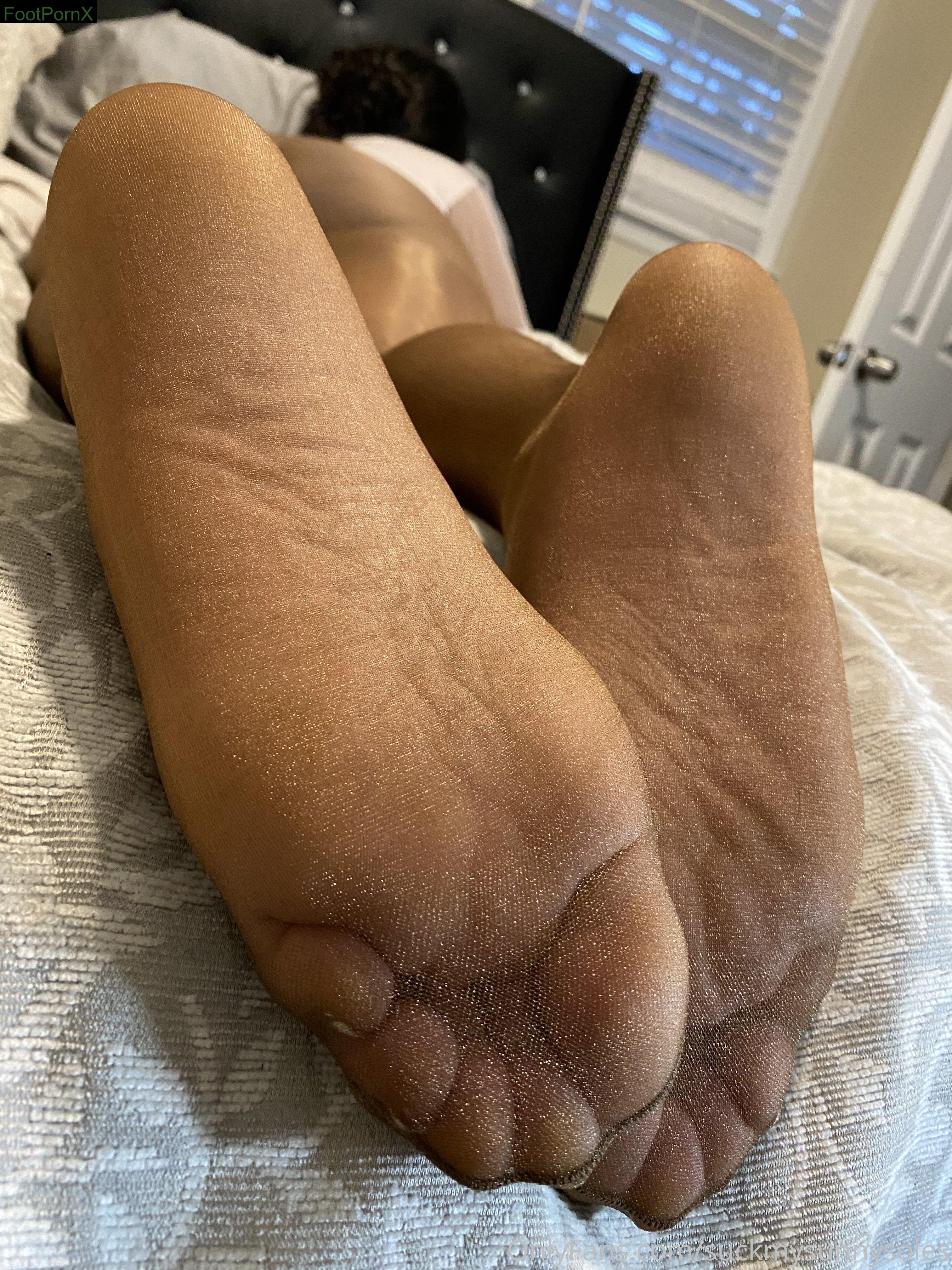 suckmysunnysoles feet photo 3