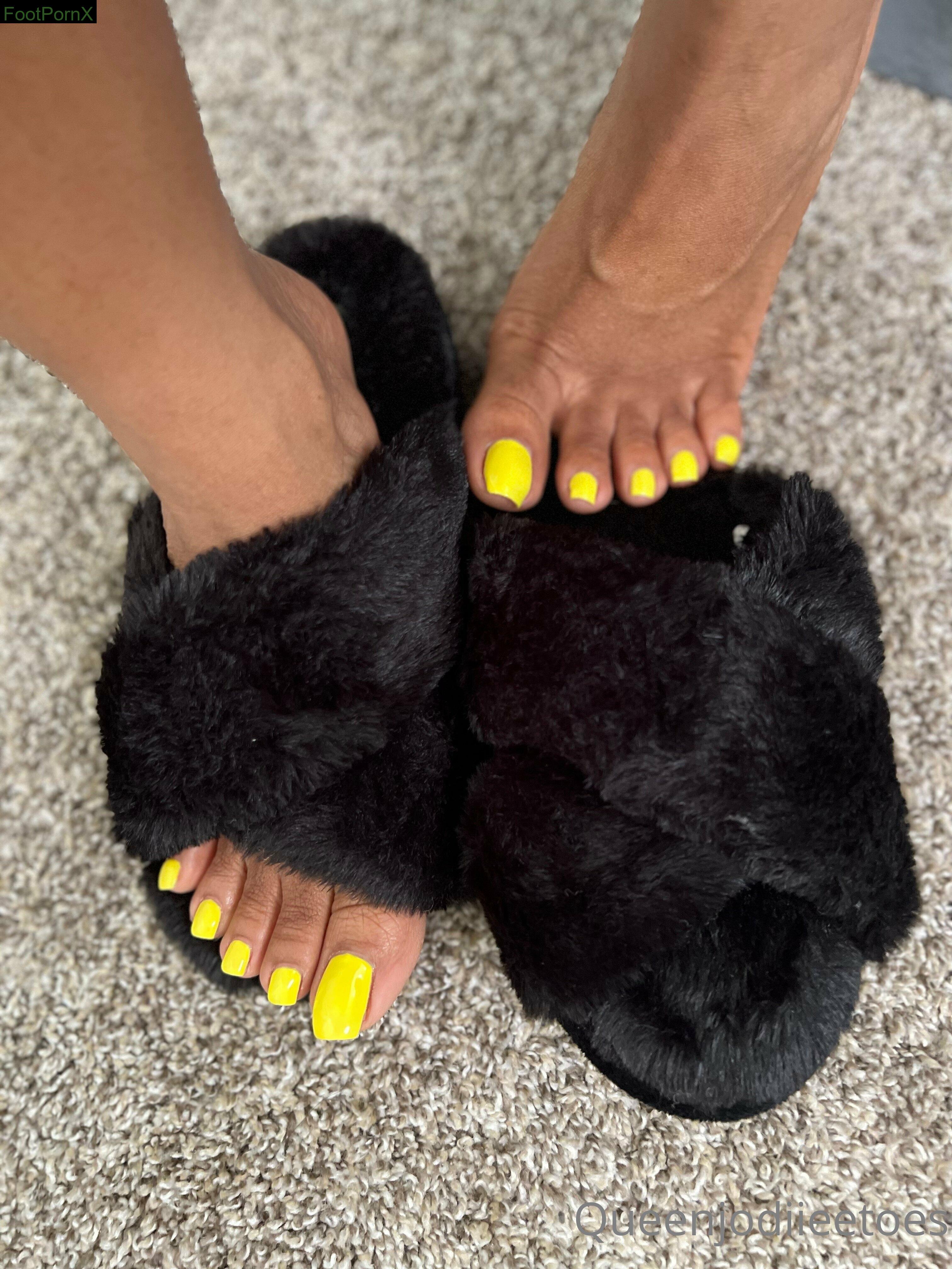 prettyfeetonly1800 feet photo 20