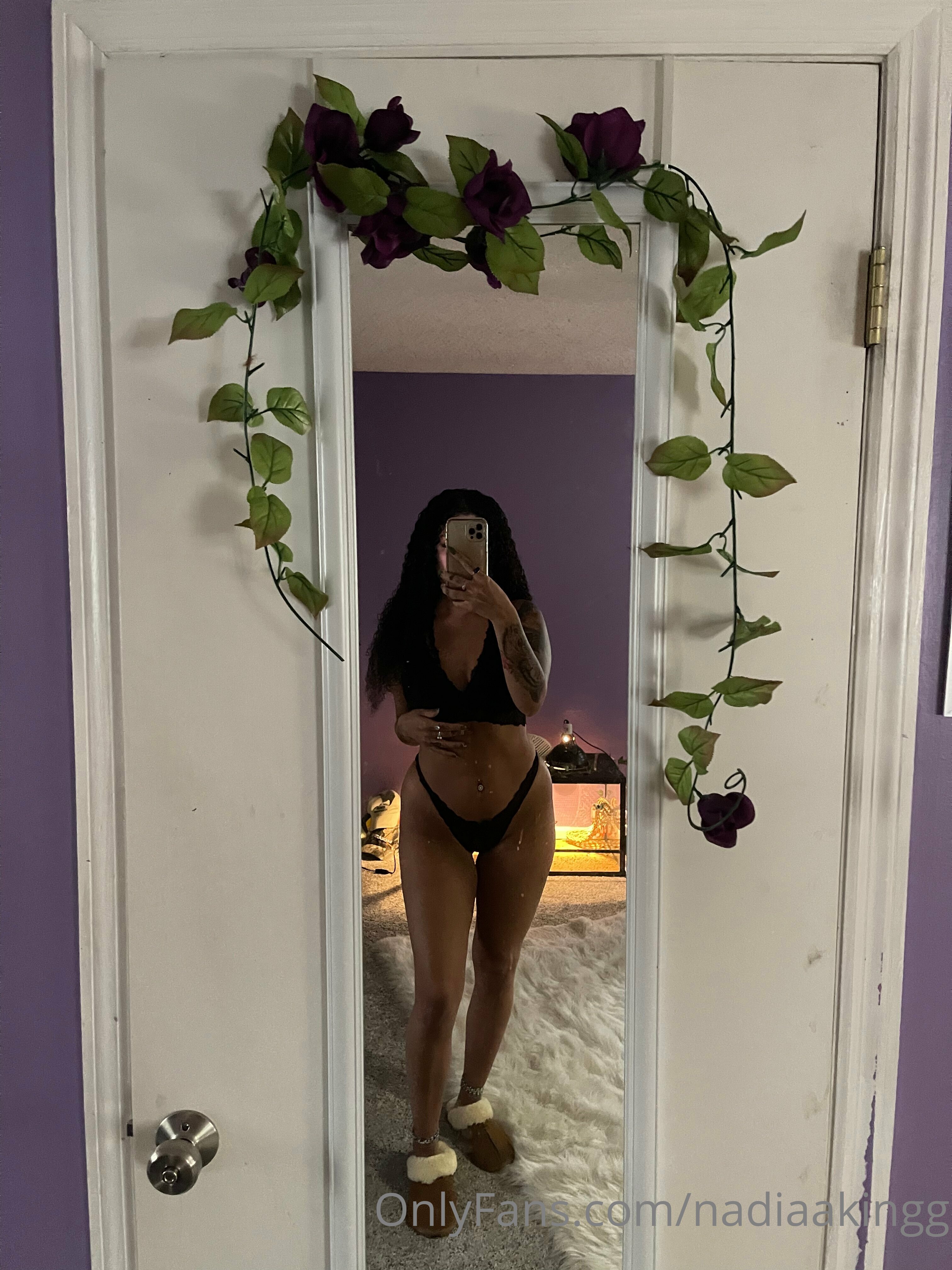 nadiaakingg feet photo 3