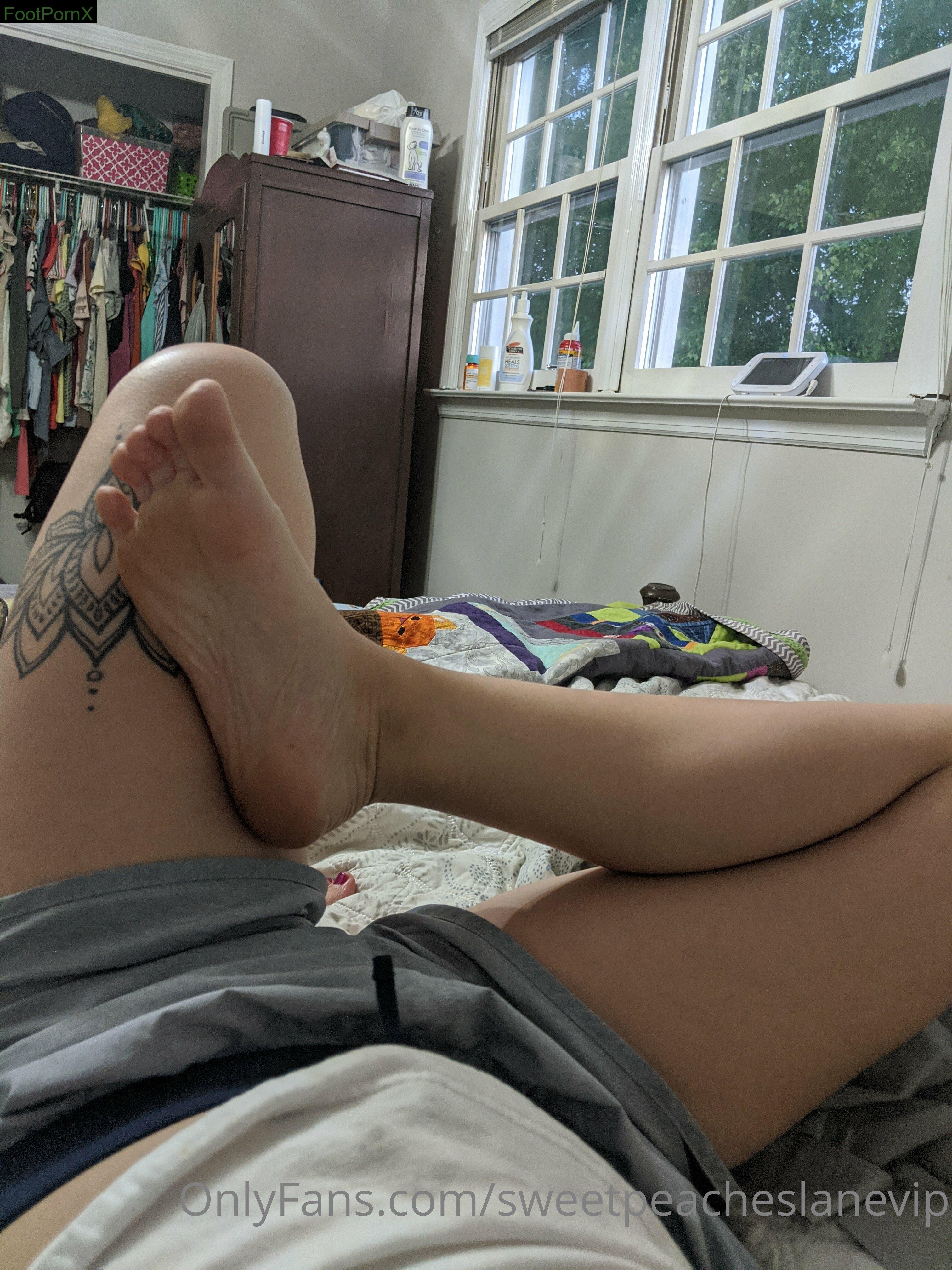 sweetpeacheslanevip feet photo 6