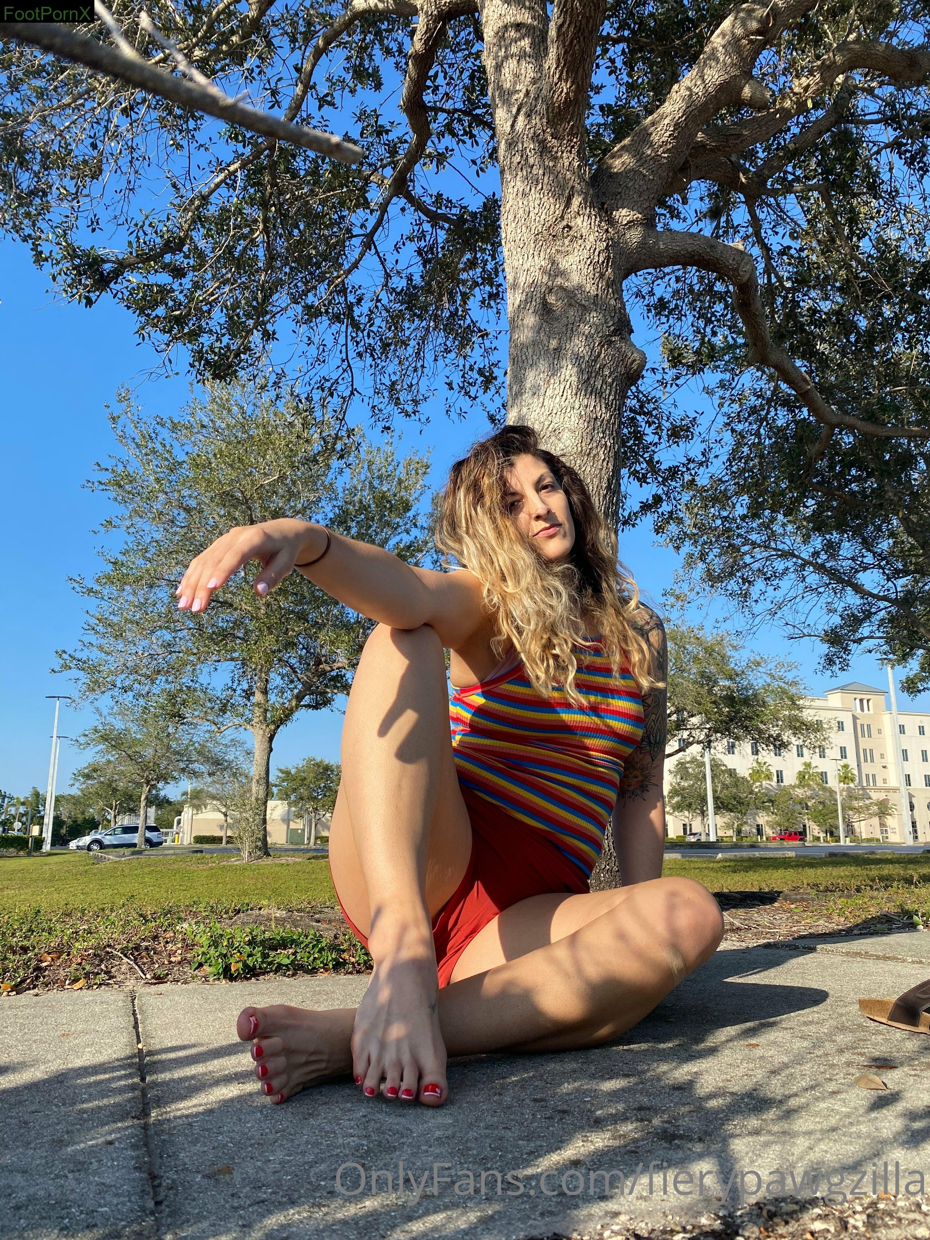 fierypawgzilla feet photo 3