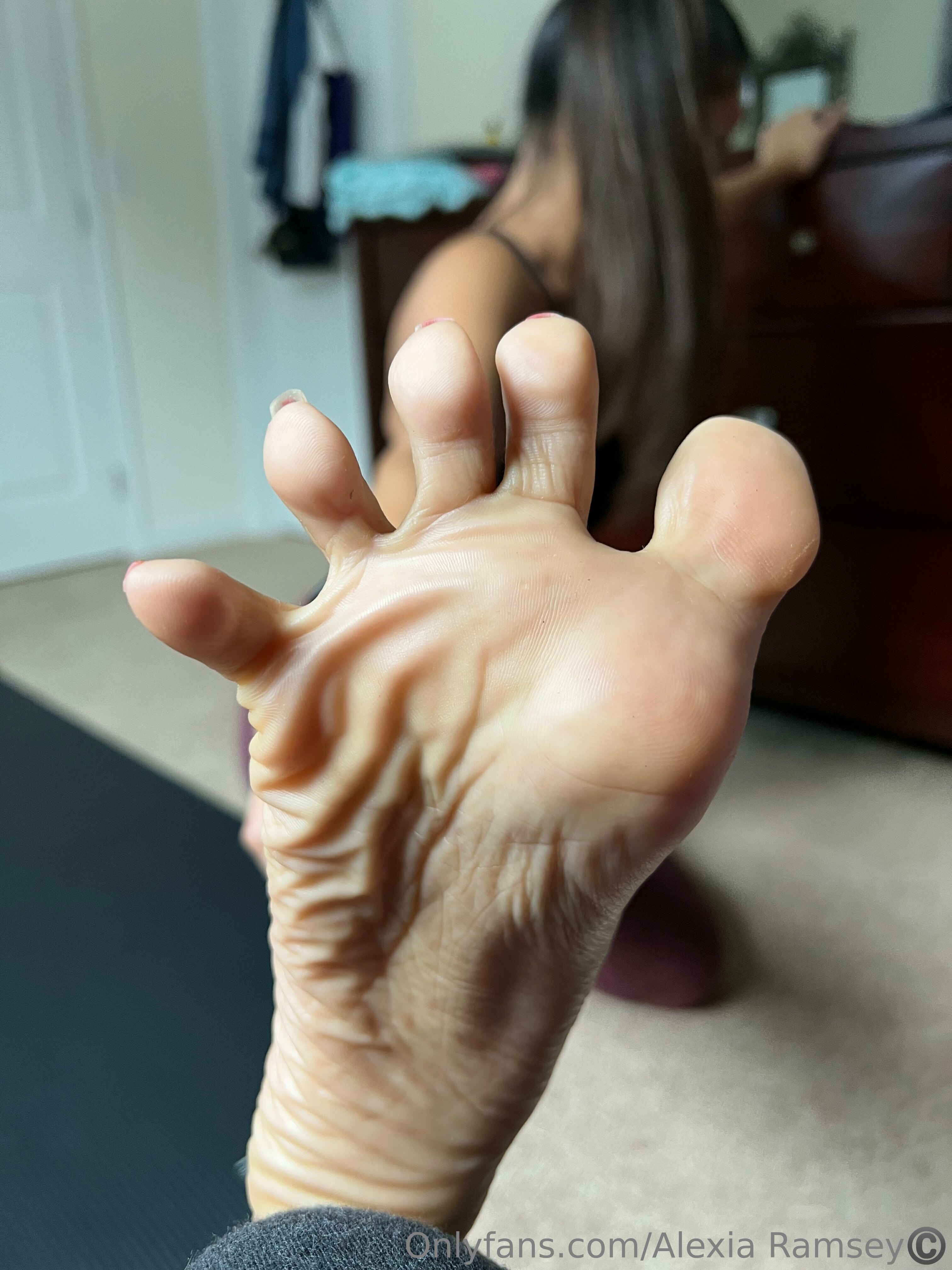 alexia_ramsey feet photo 13