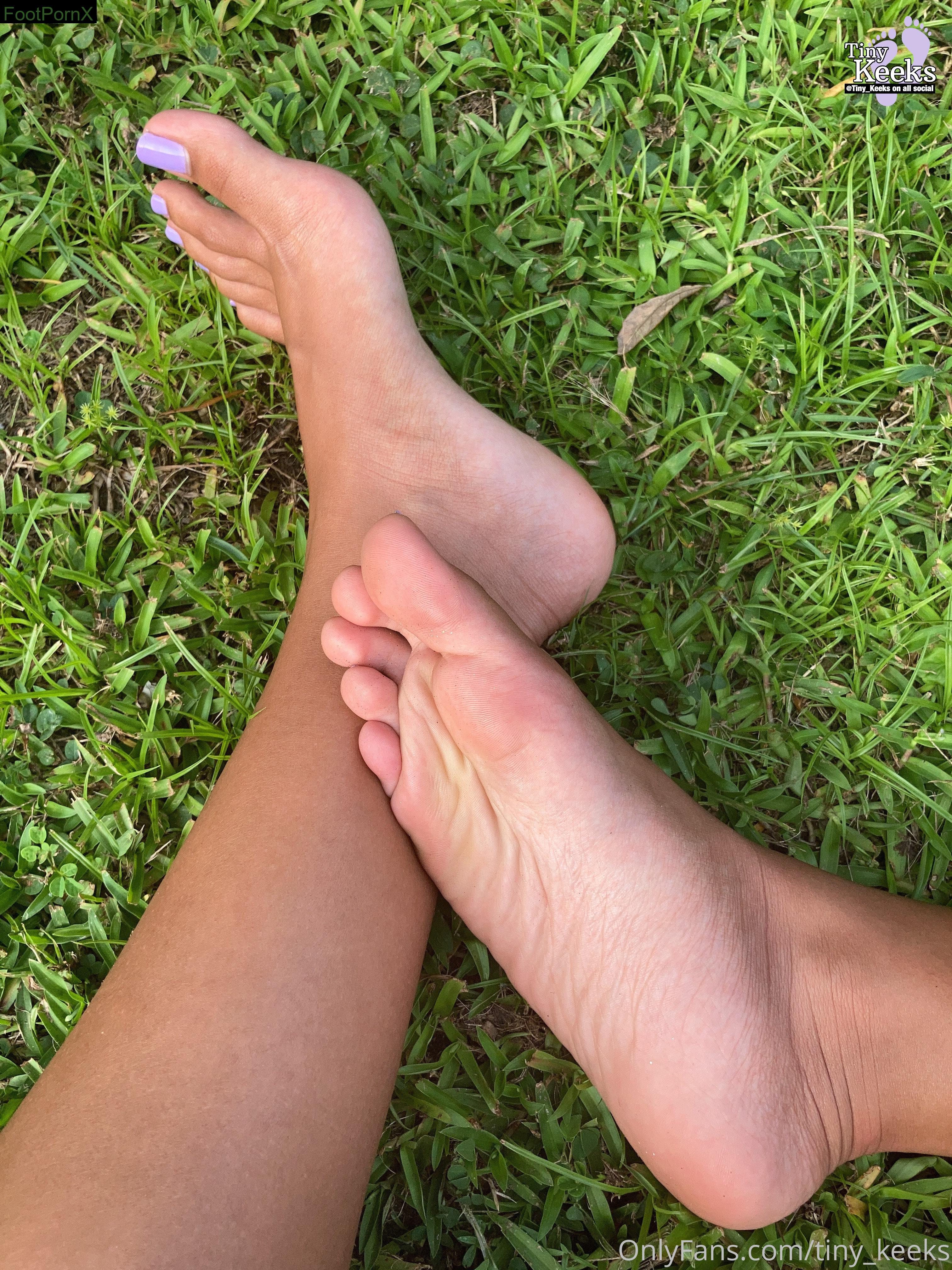 tiny_keeks feet photo 22