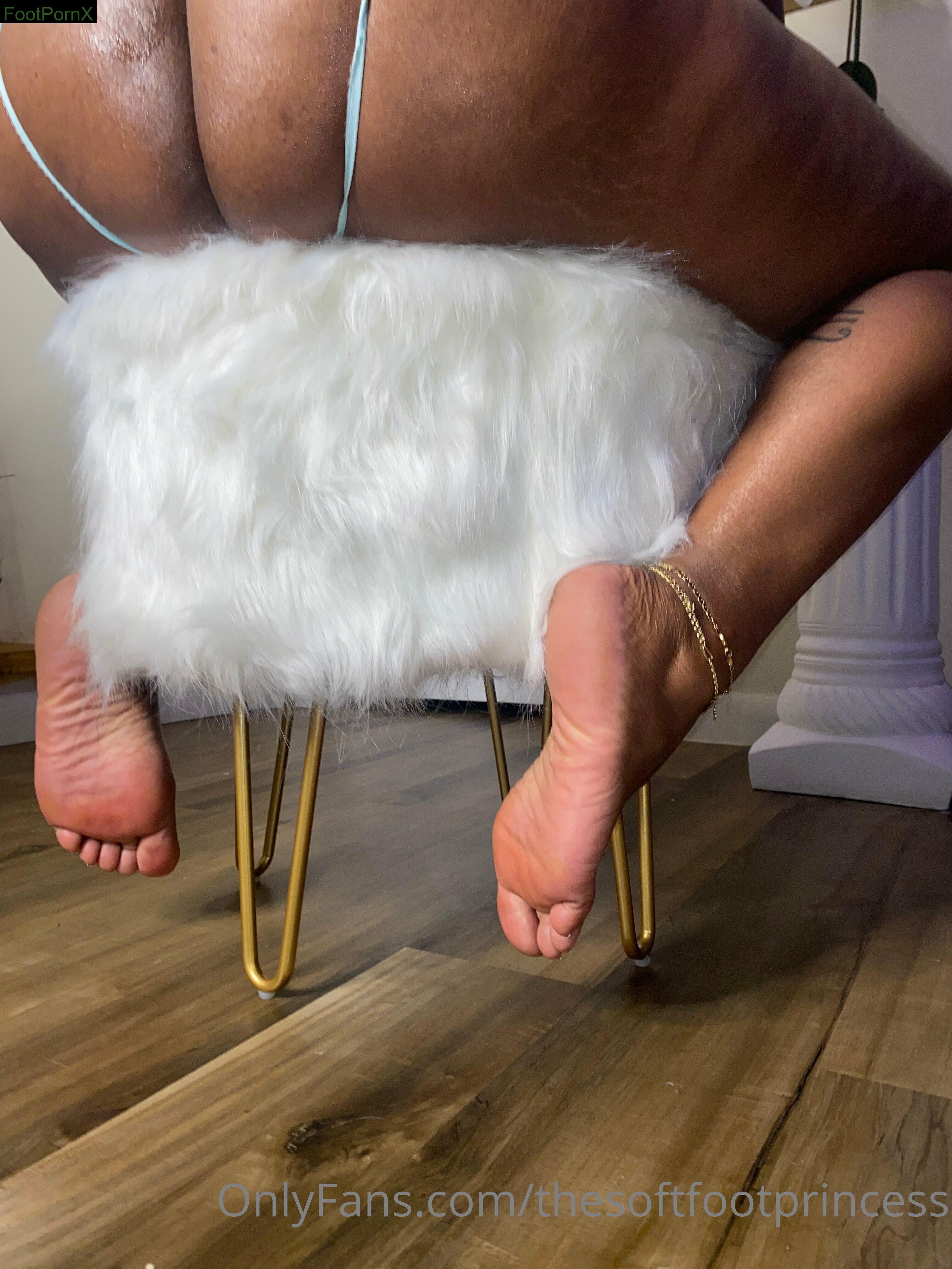 morethanfeeet feet photo 6