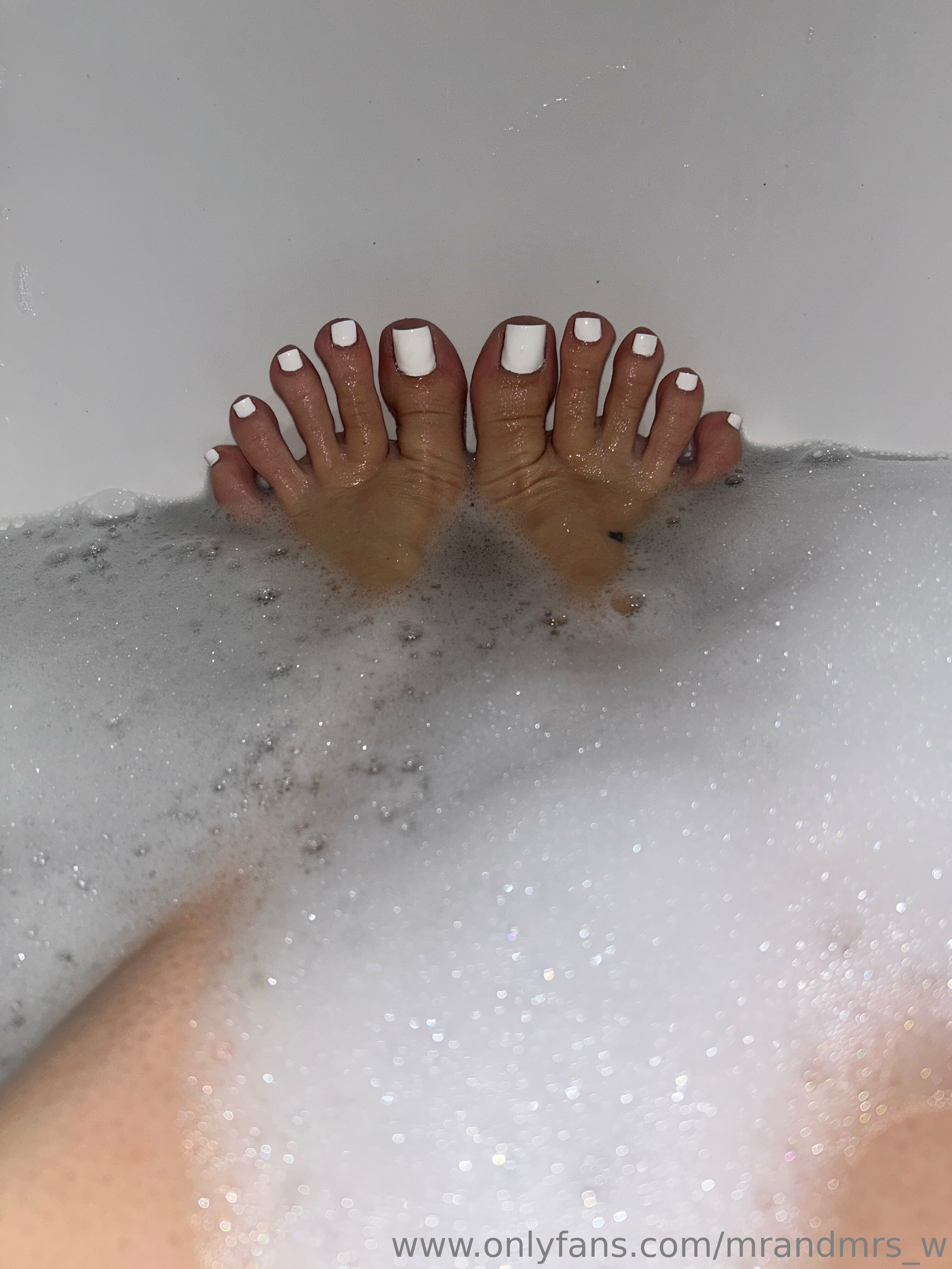 mrandmrs_w feet photo 18