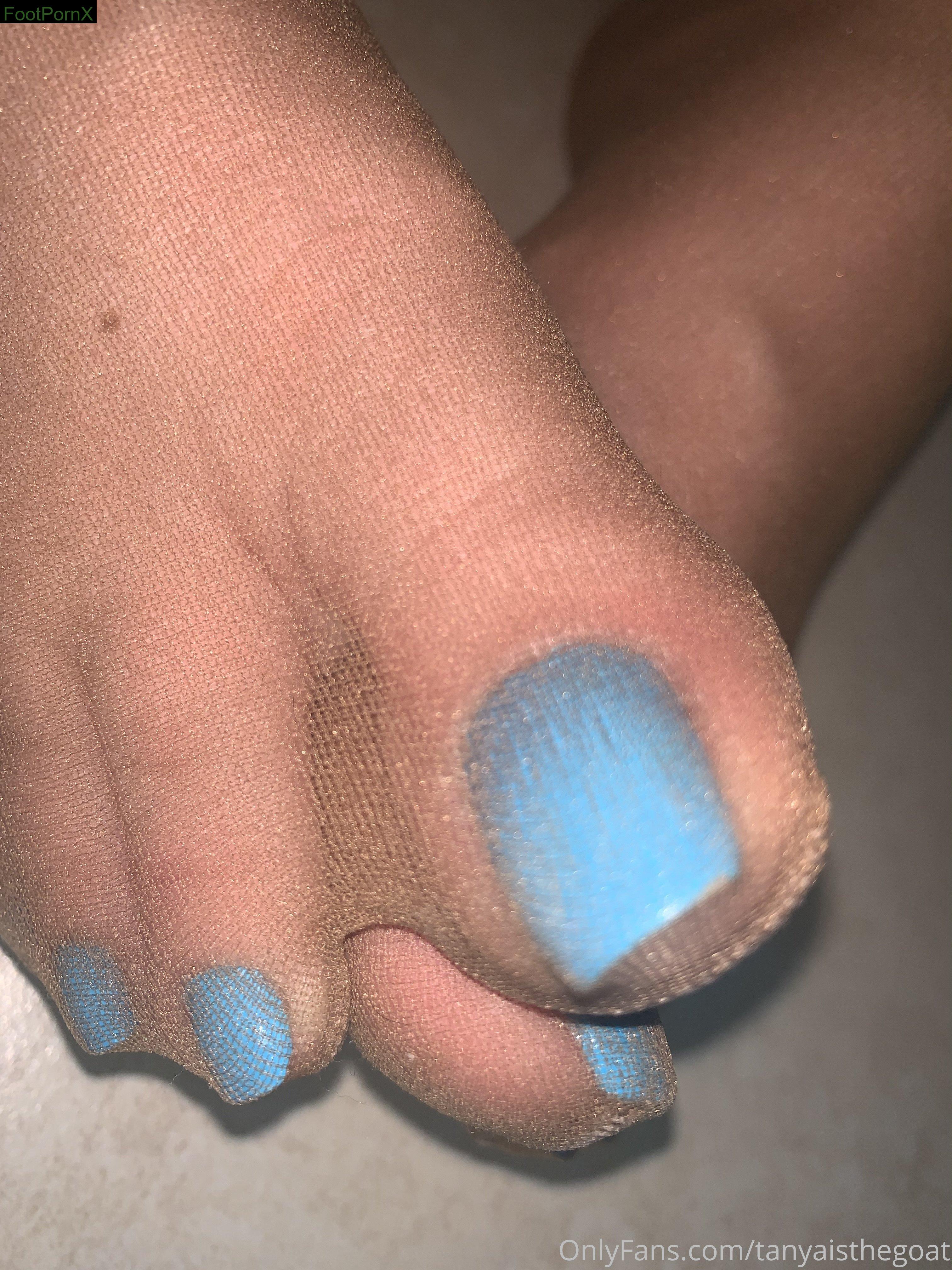 tanyaisthegoat feet photo 6