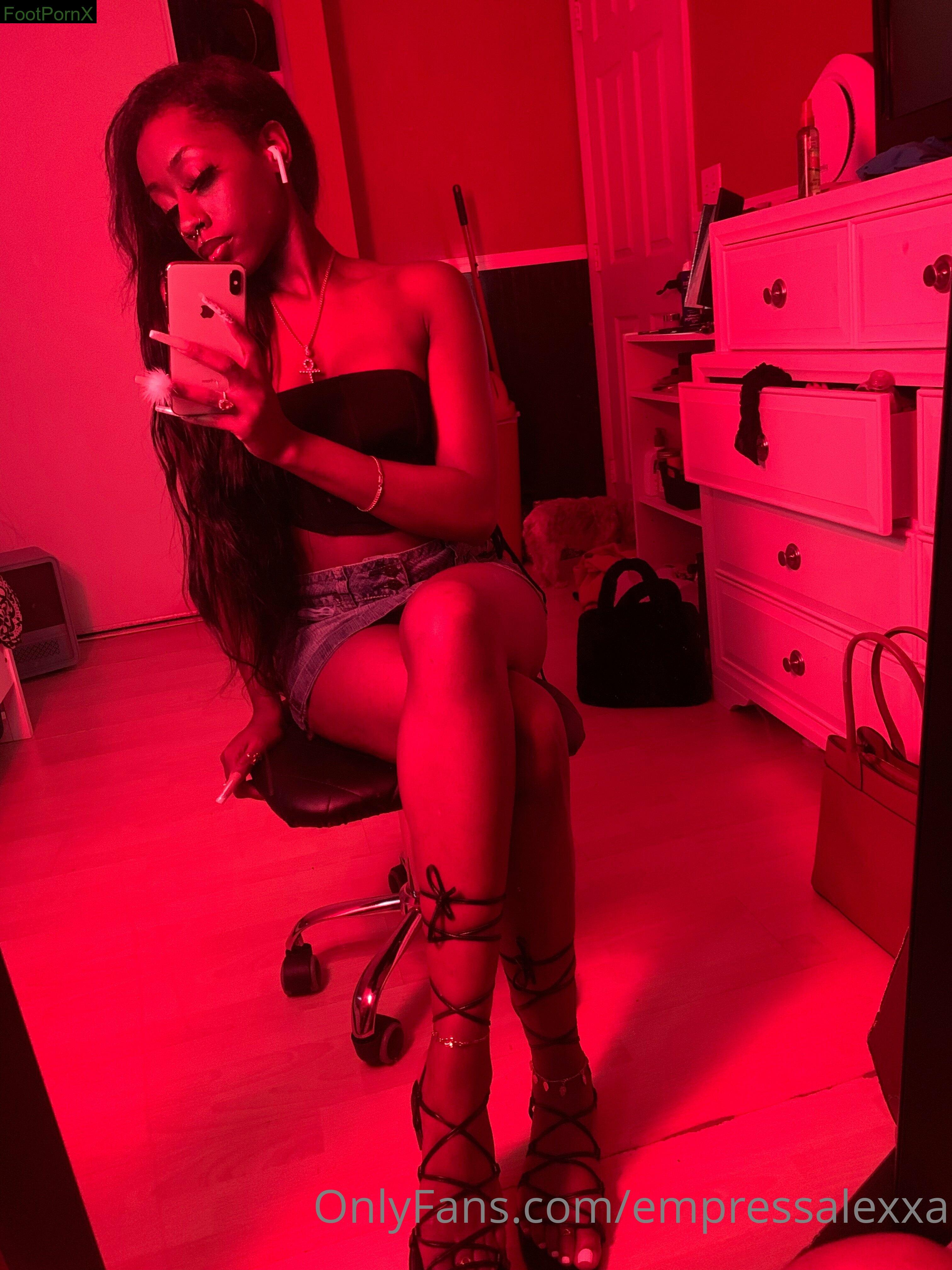 empressalexxa feet photo 7