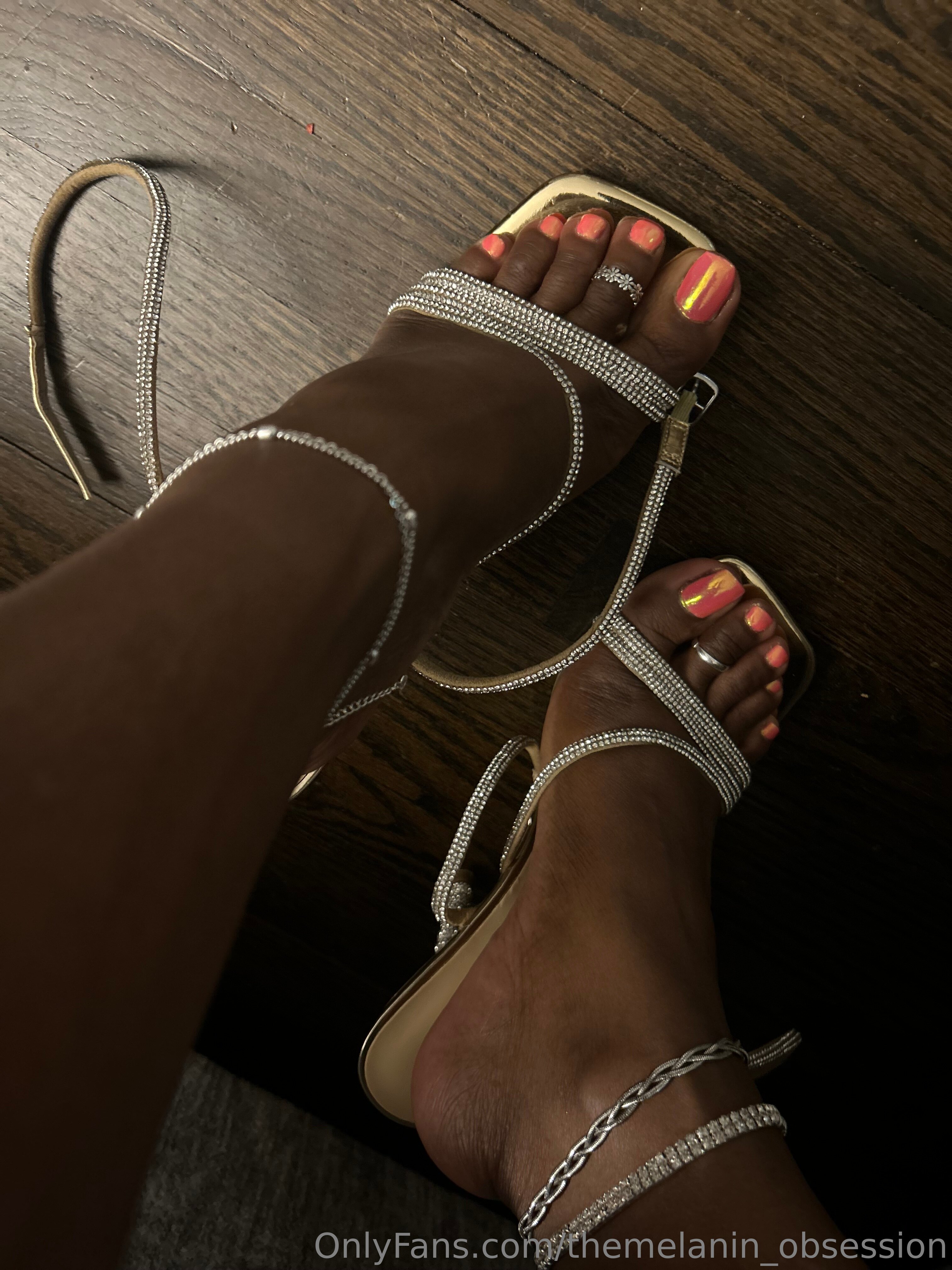 themelanin_obsession feet photo 17