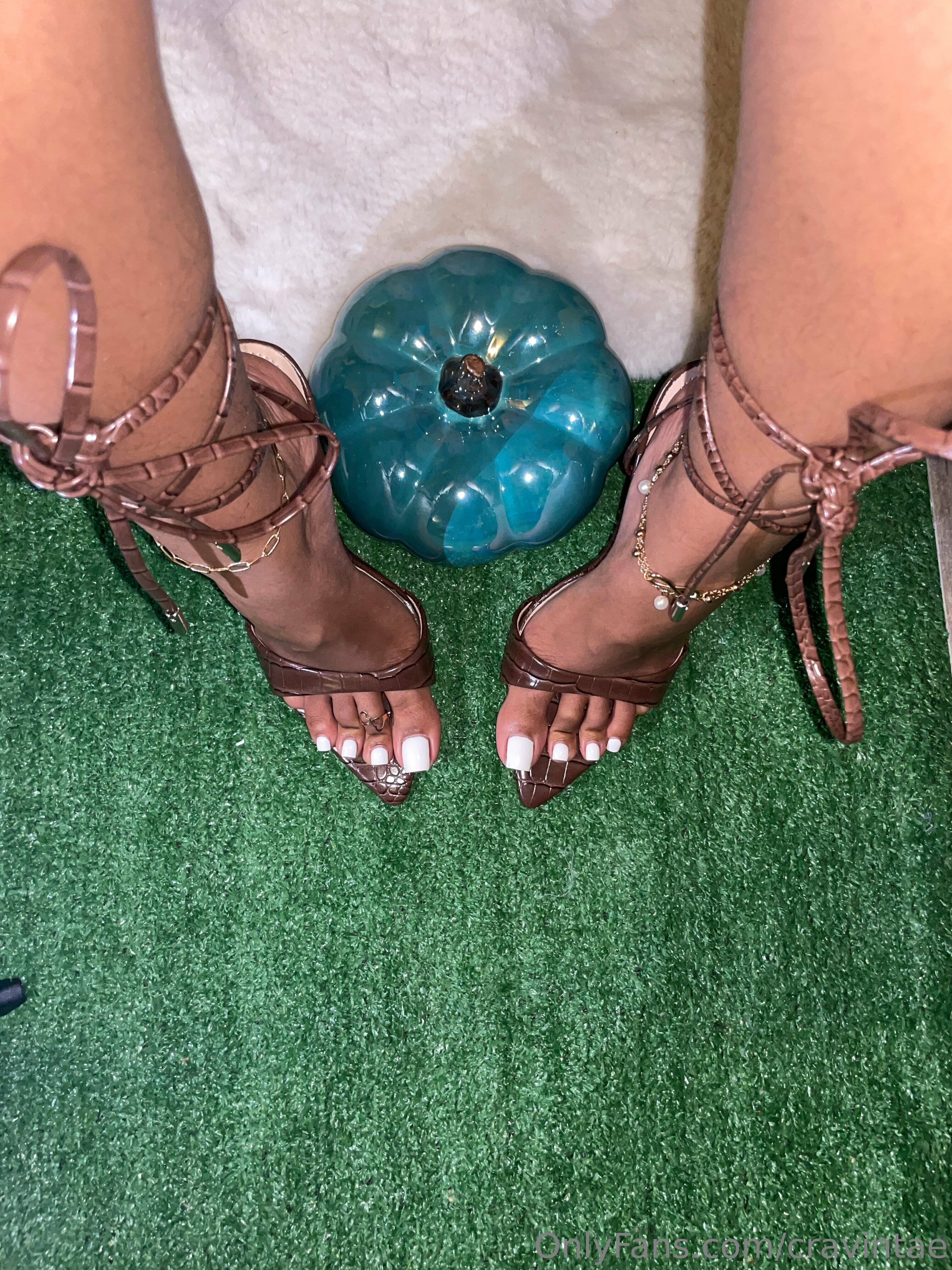 cravintae feet photo 8