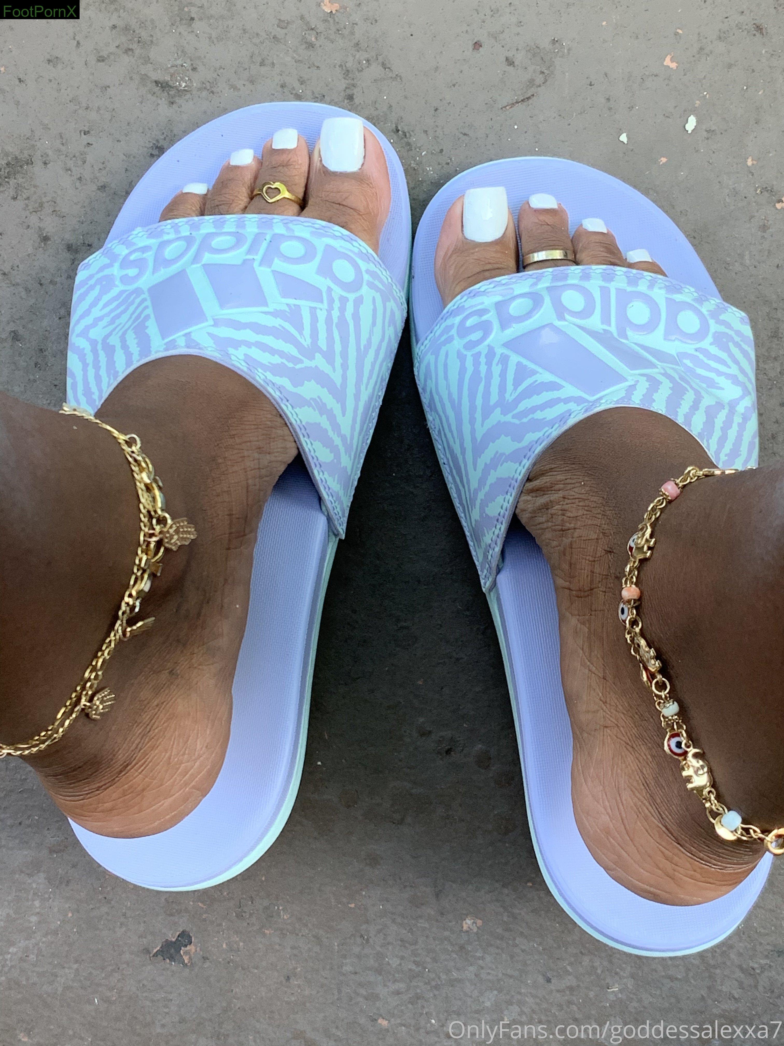 empressalexxa feet photo 12