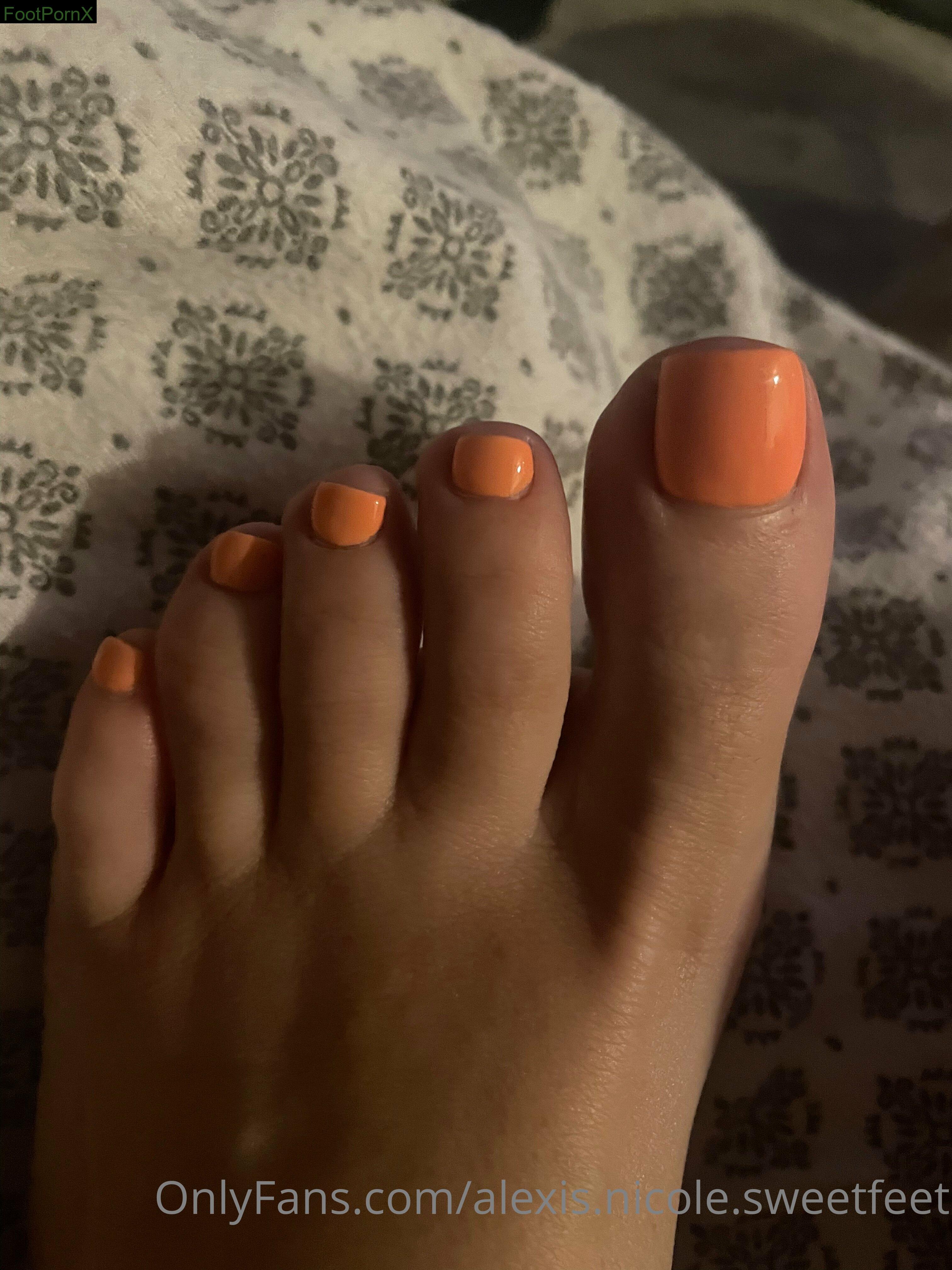 alexis.nicole.sweetfeet feet photo 5