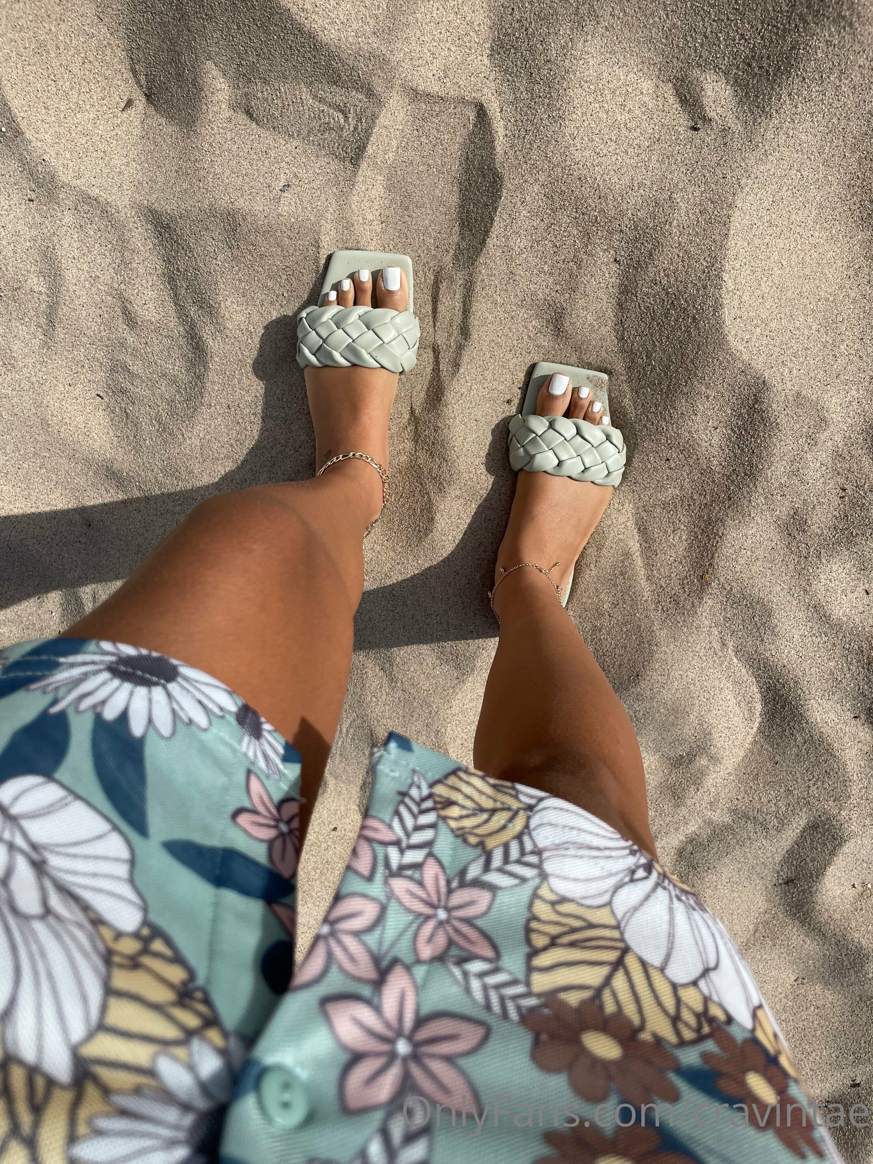 cravintae feet photo 3