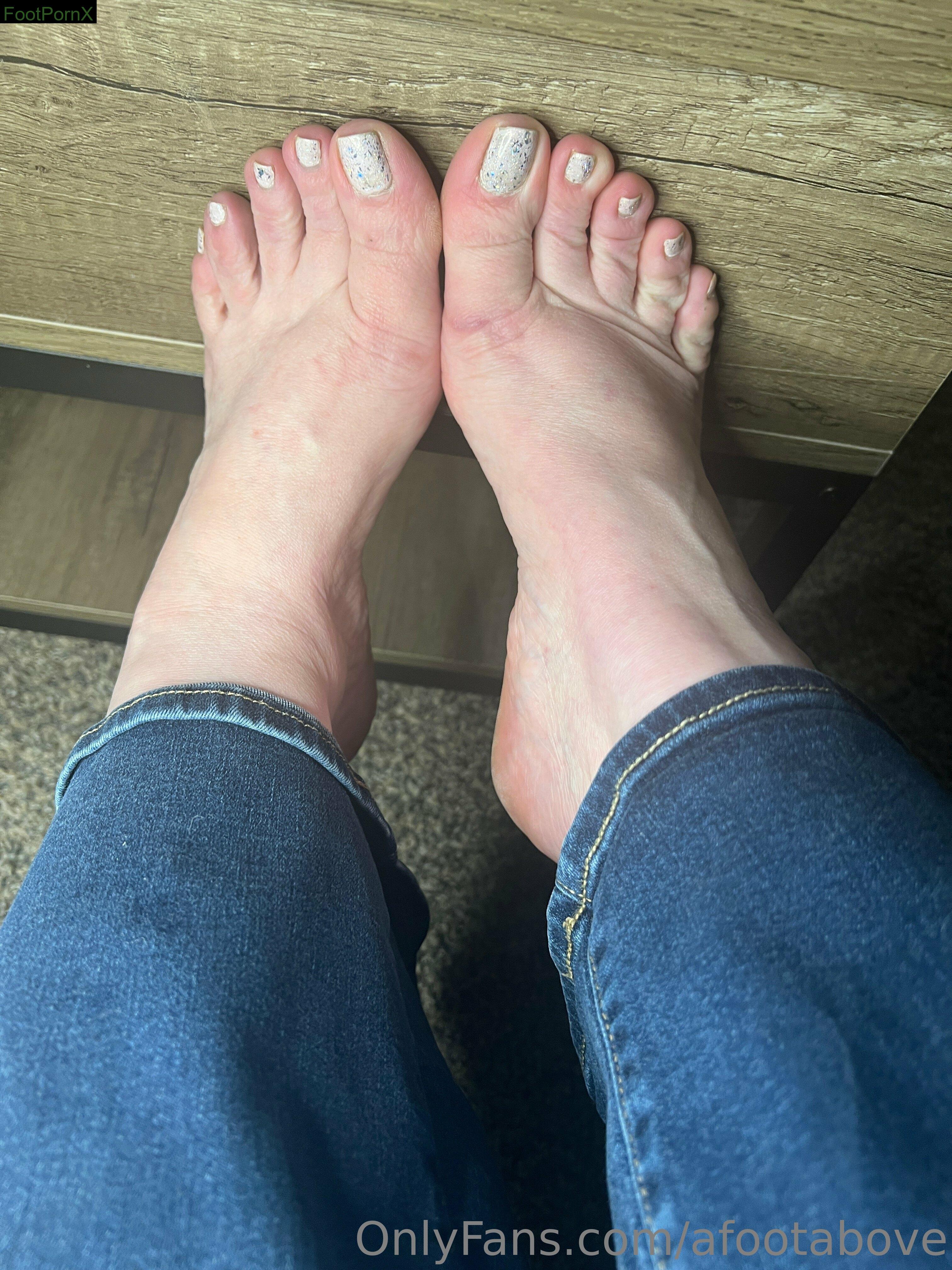 afootabove feet photo 5