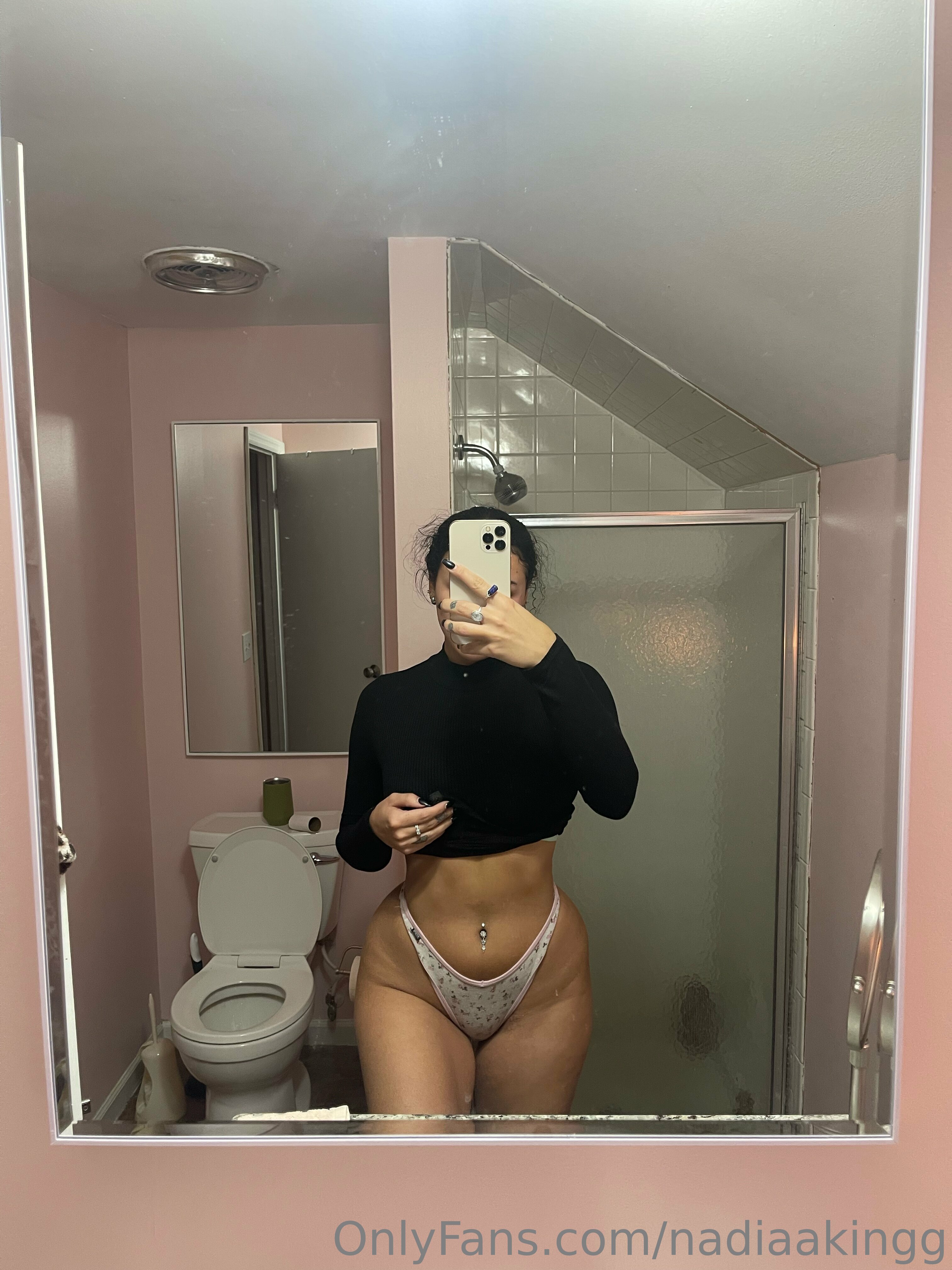 nadiaakingg feet photo 12