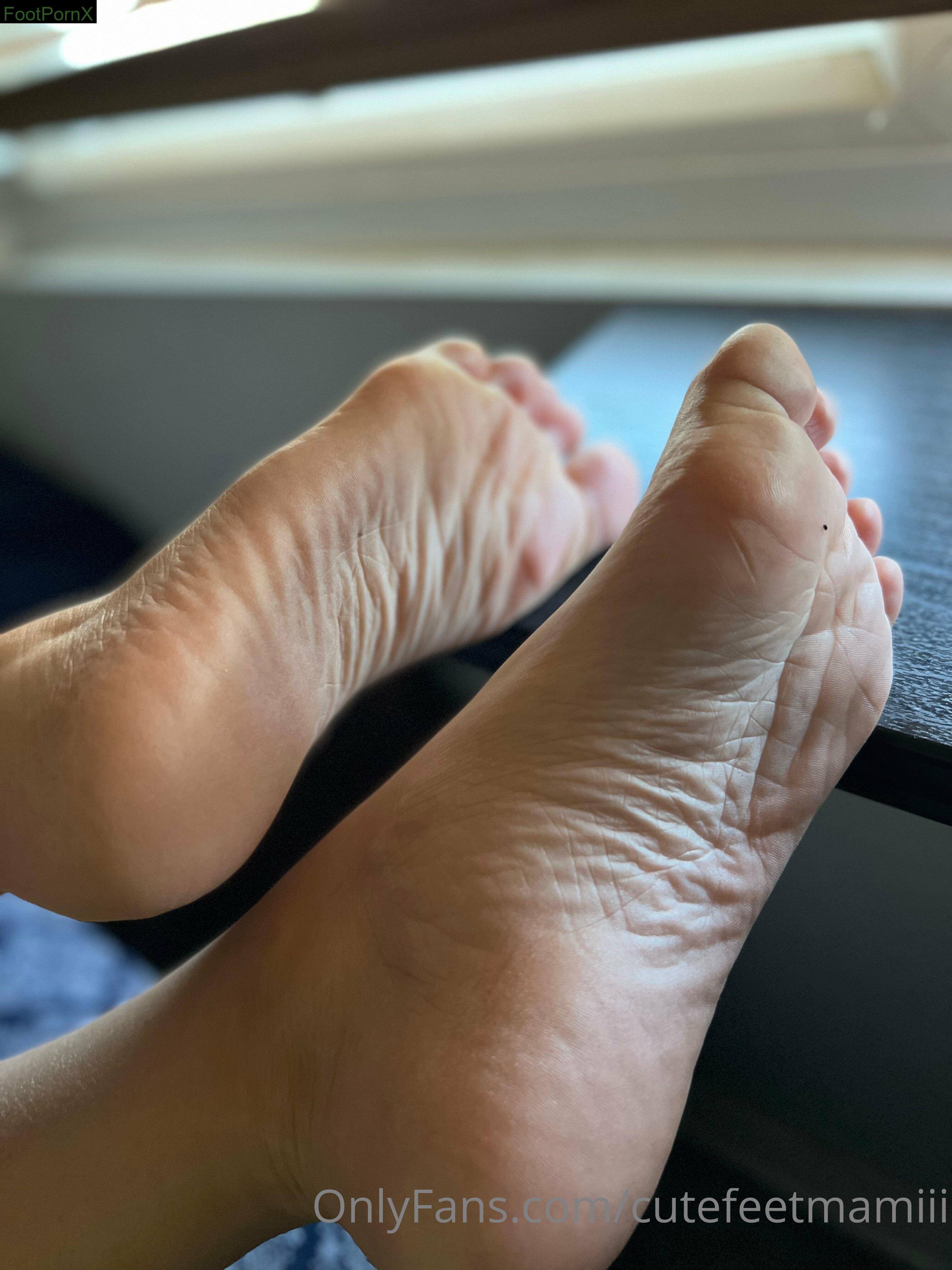 cutefeetmamiii feet photo 10