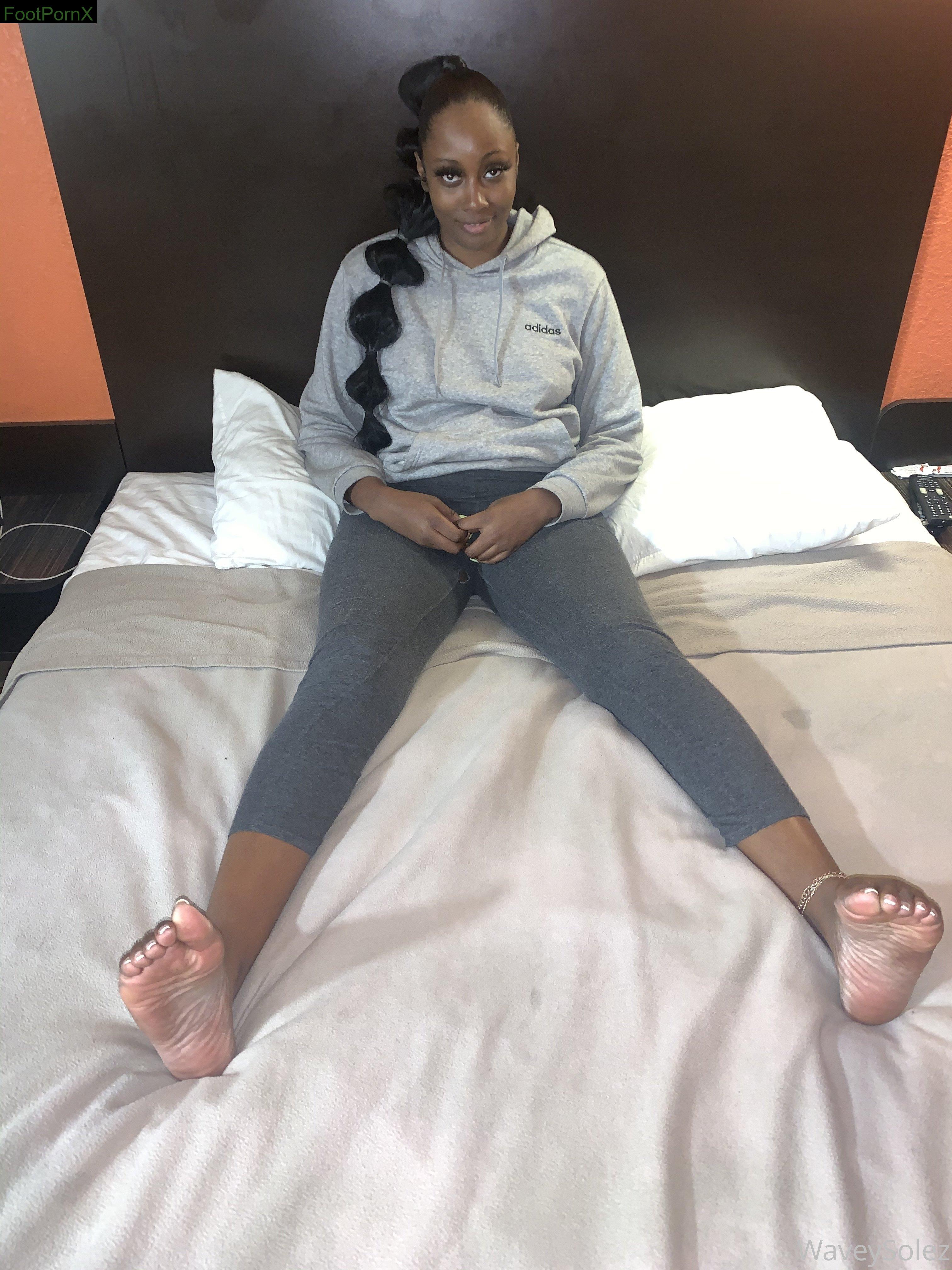 waveysolezz feet photo 16