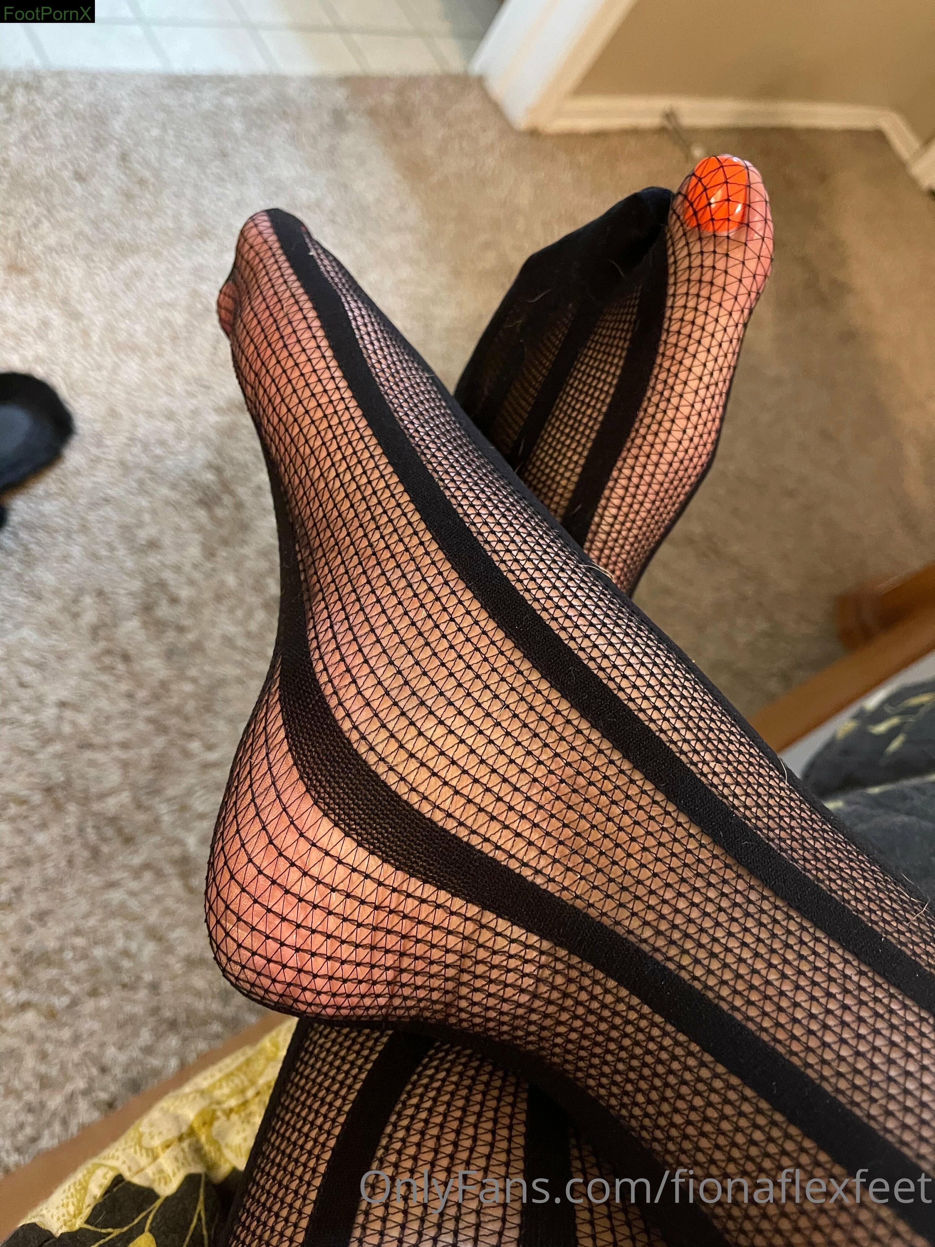 fionaflexfeet feet photo 3