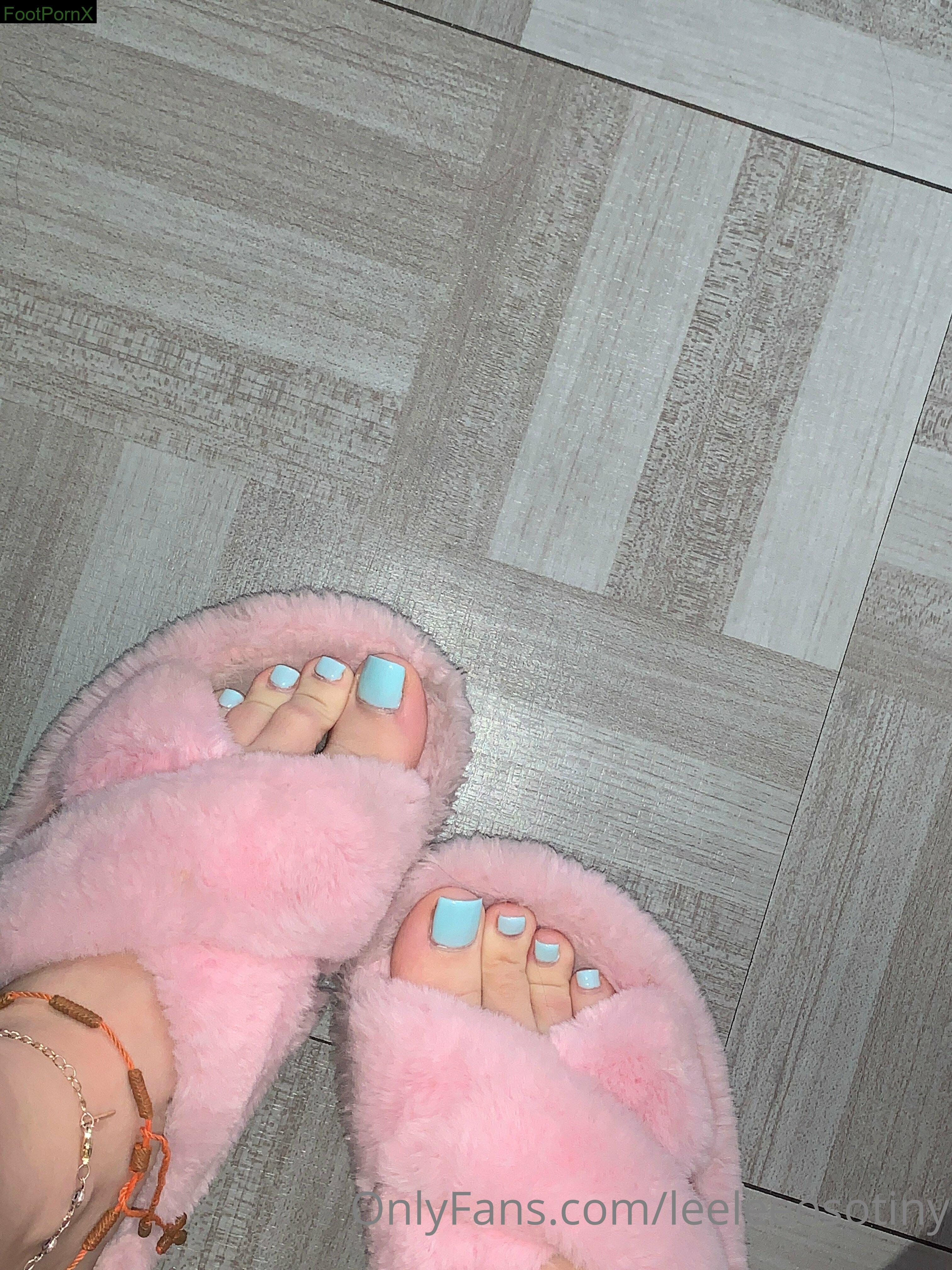 leeleeosotiny feet photo 2
