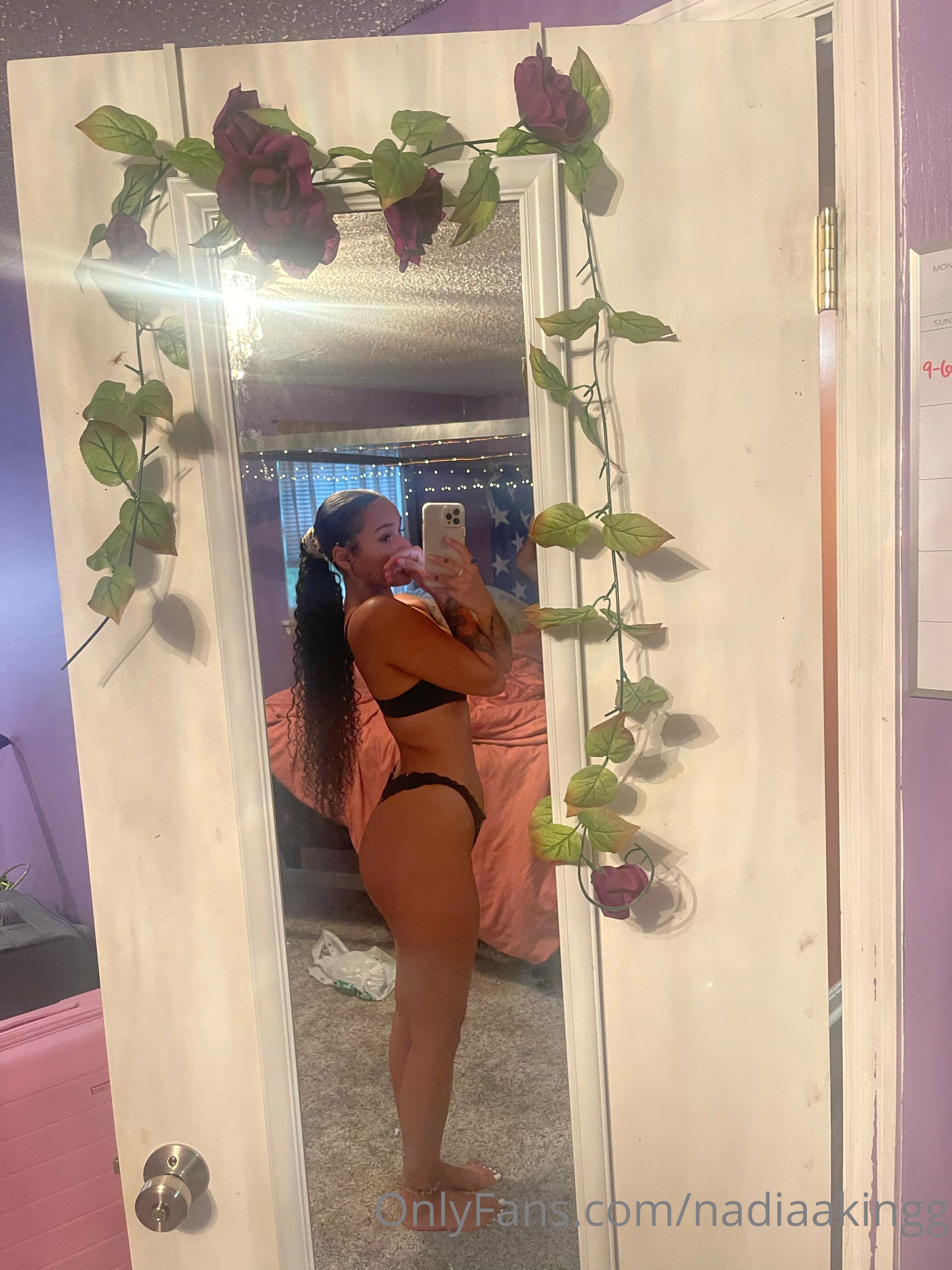 nadiaakingg feet photo 10