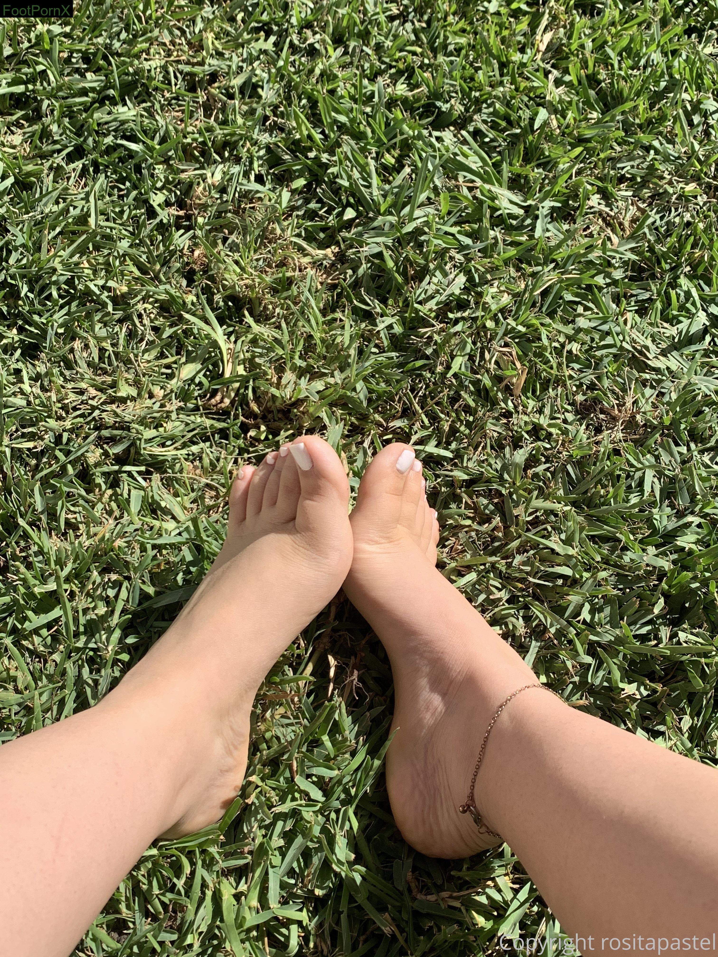 rositapastel feet photo 3