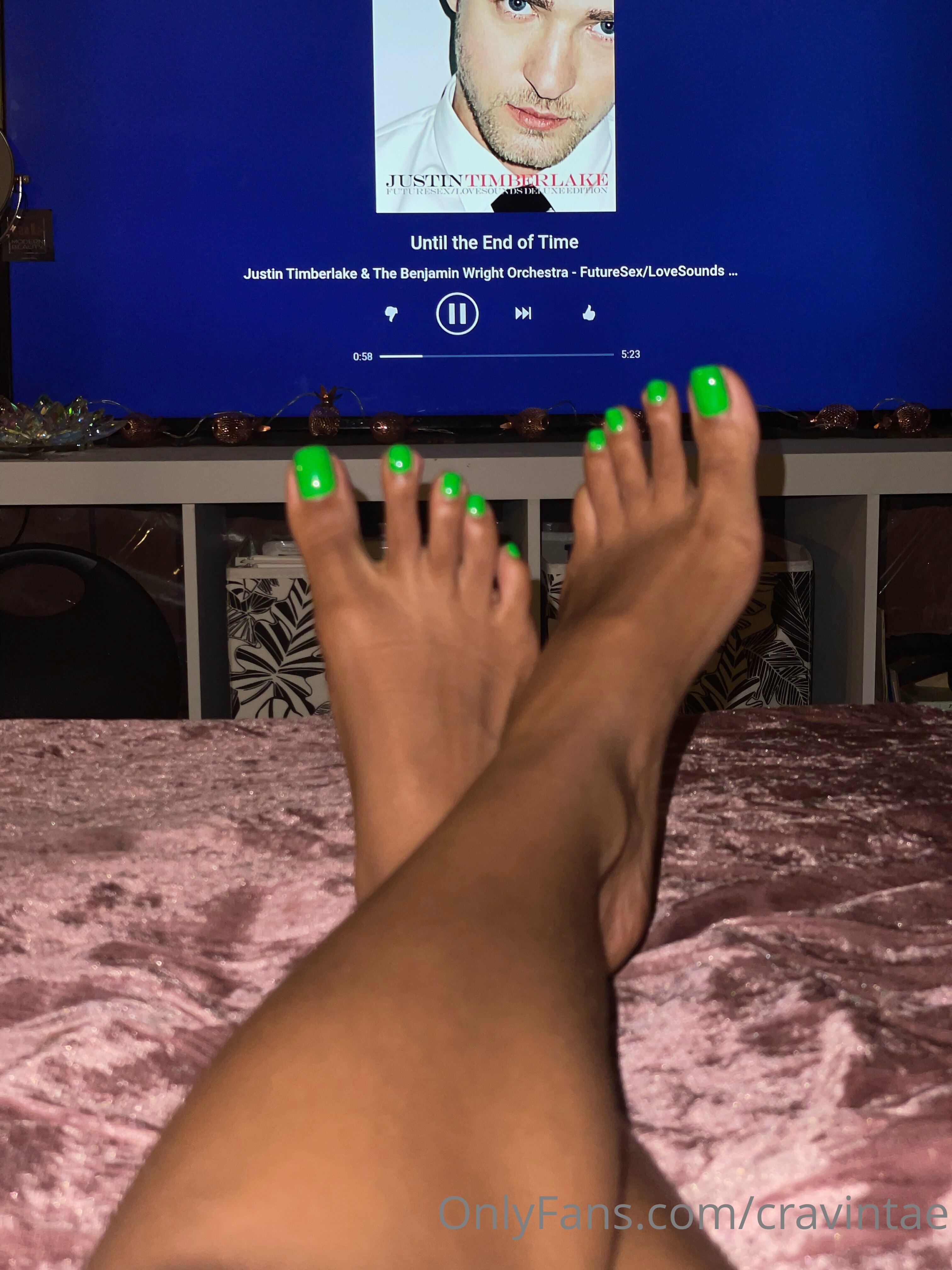 cravintae feet photo 1