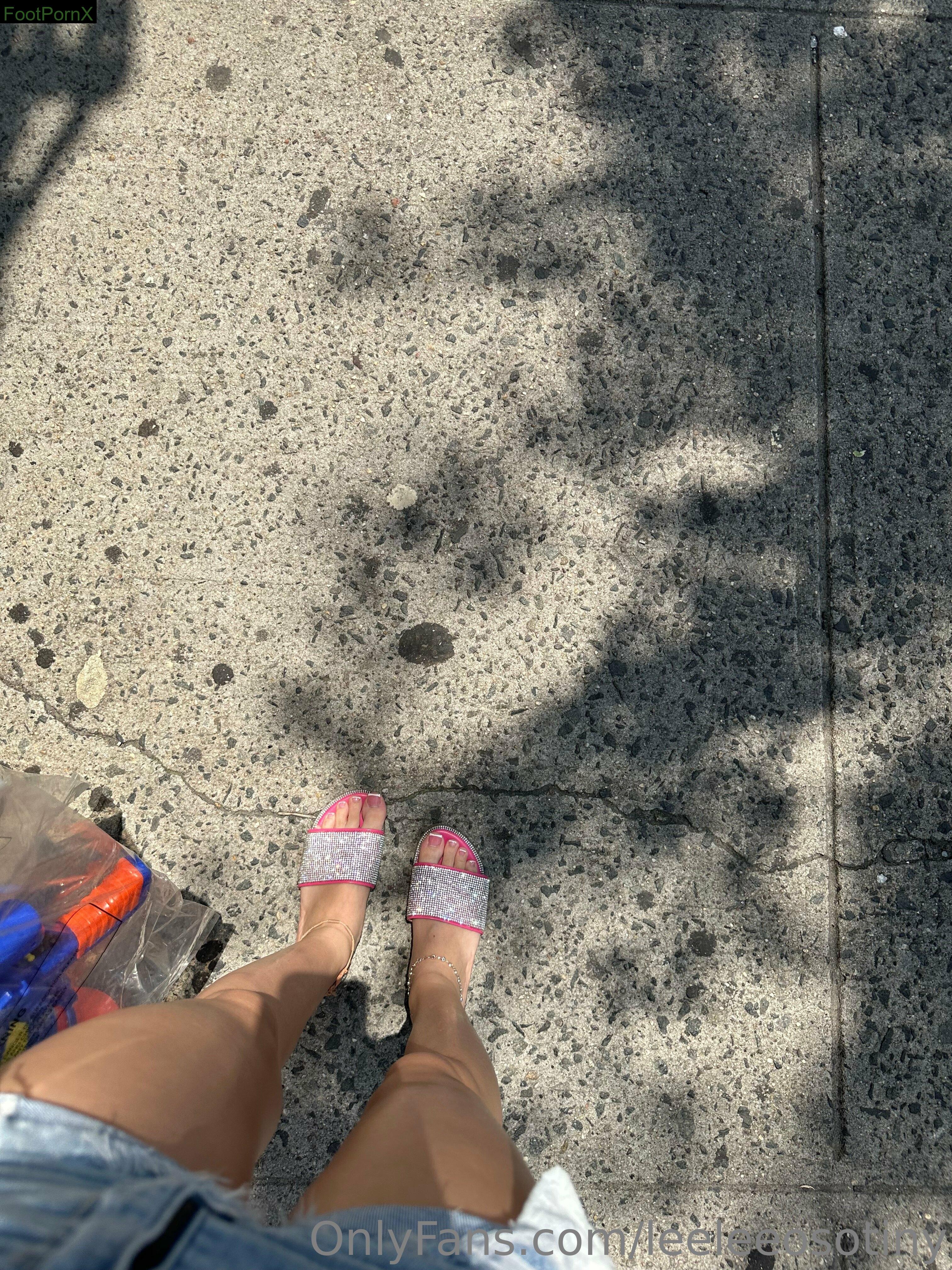 leeleeosotiny feet photo 1