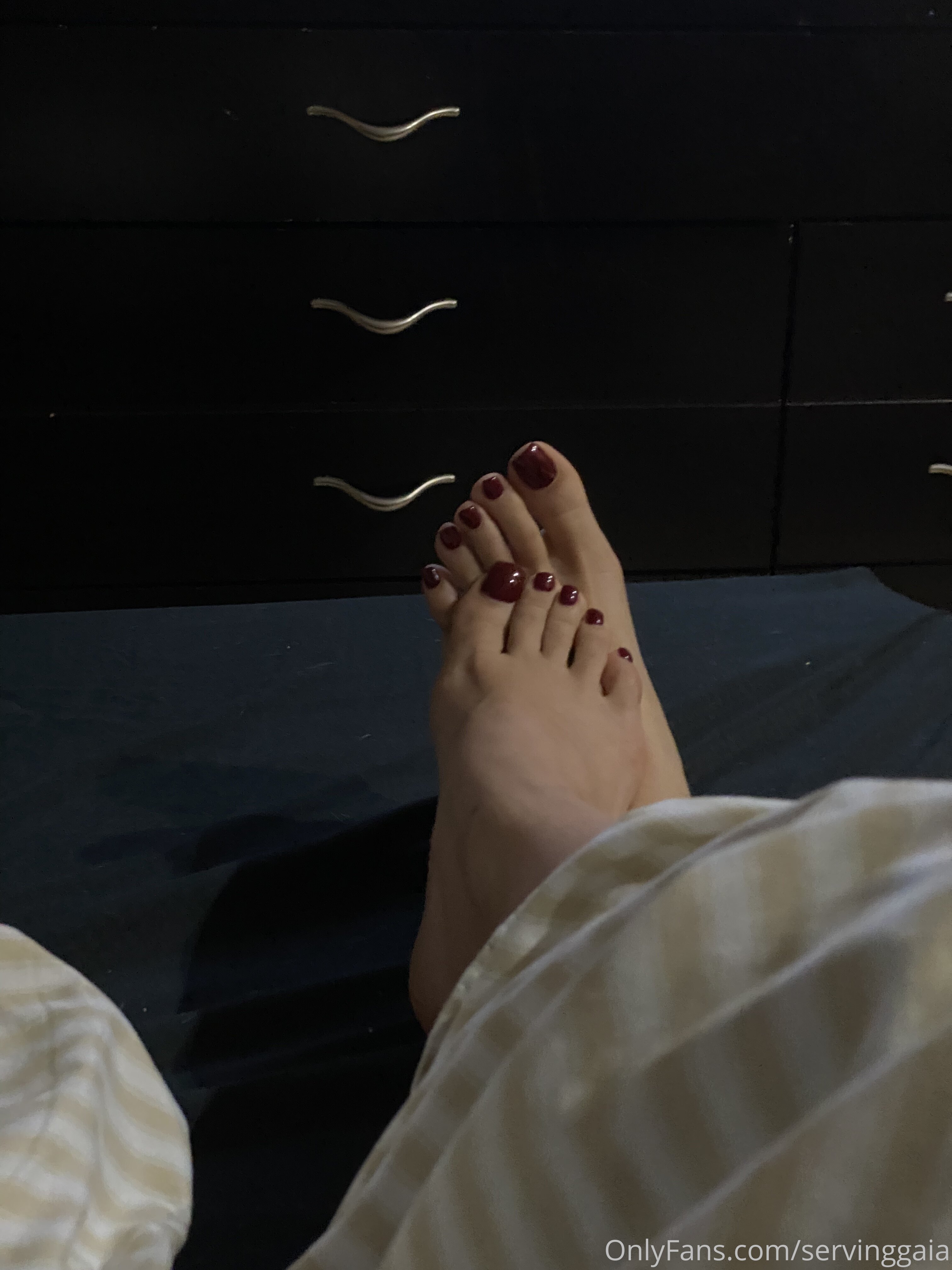 servinggaia feet photo 7