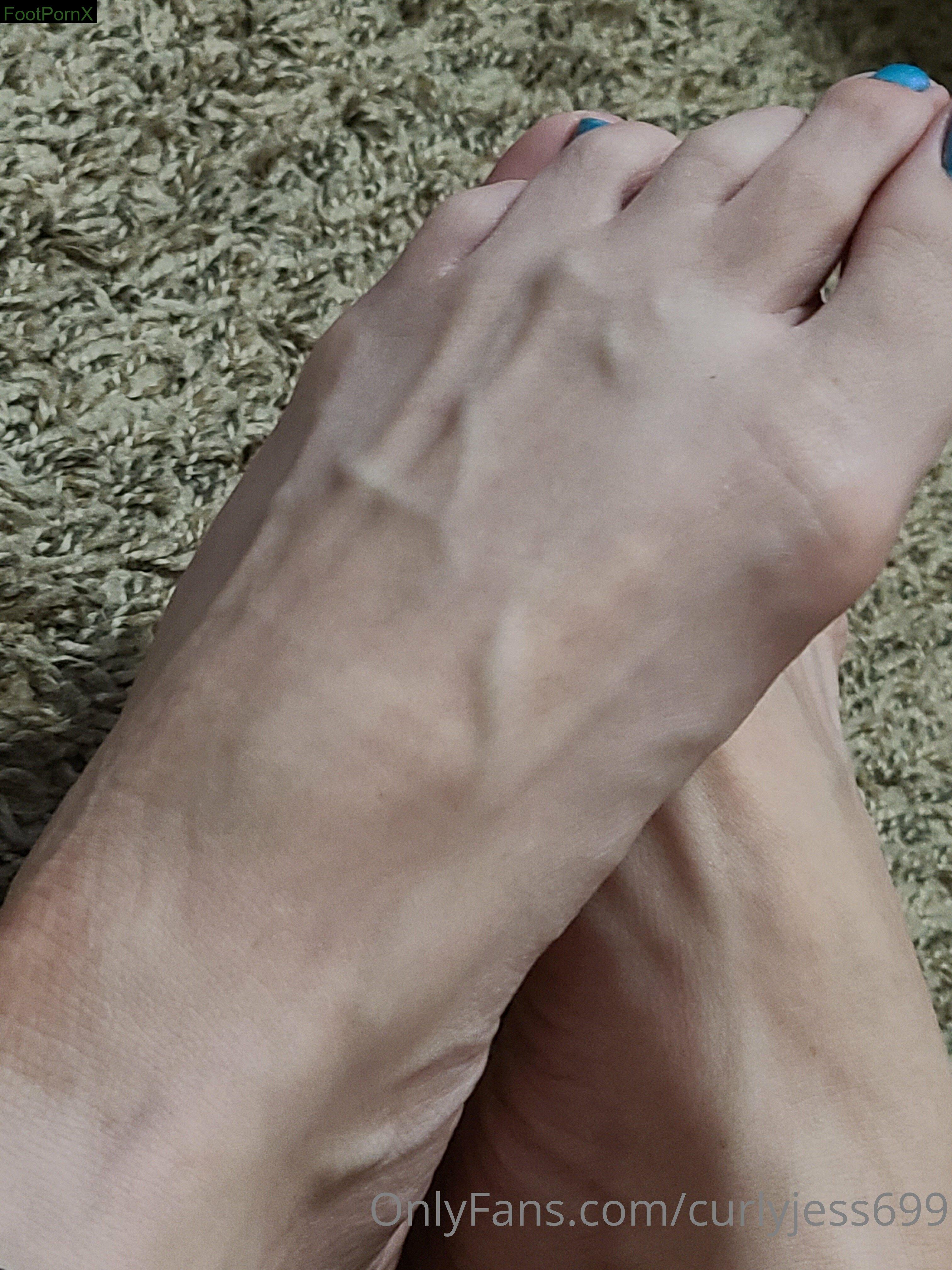 curlyjess699 feet photo 17