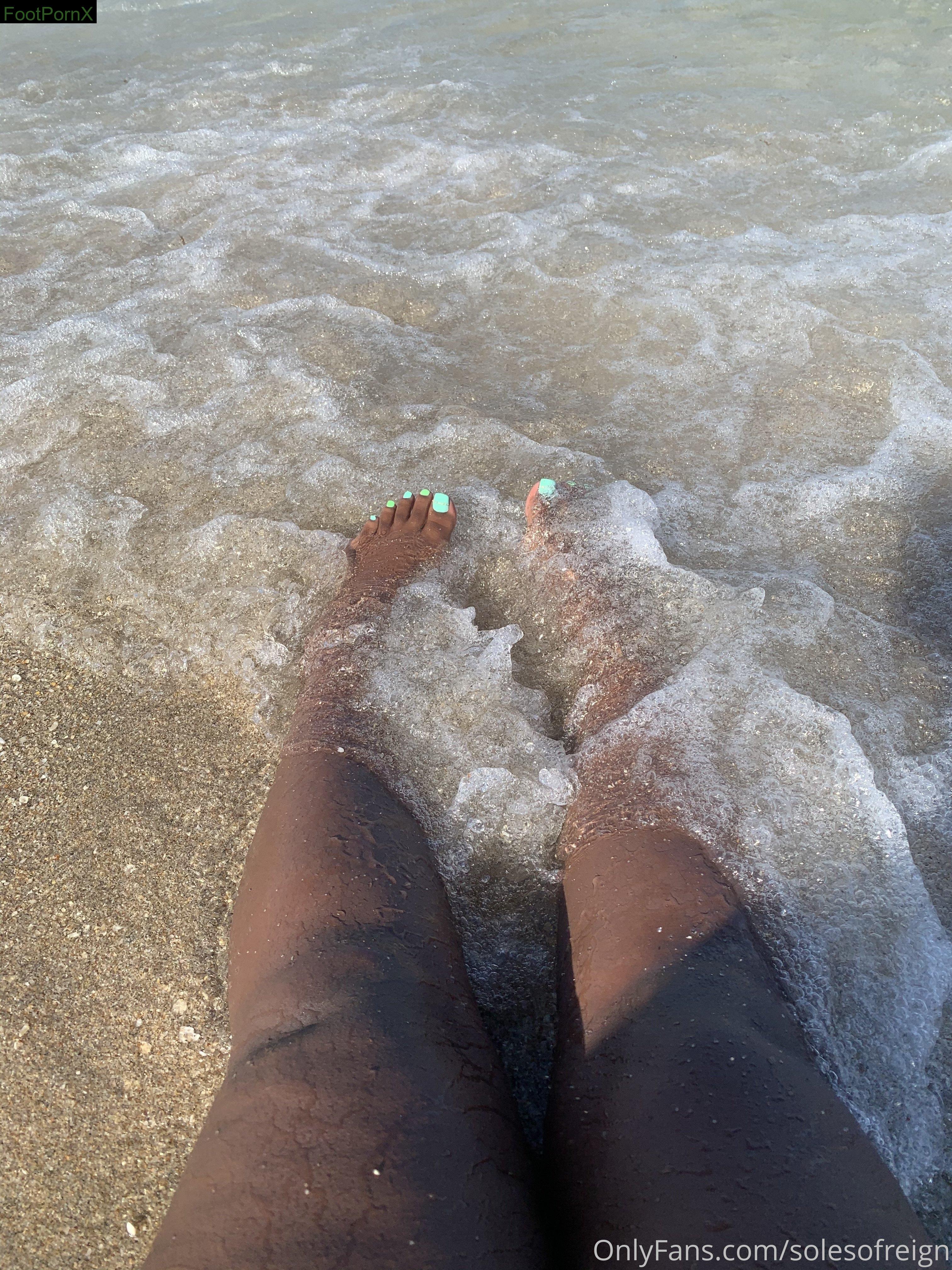 thagoddessreignn feet photo 3