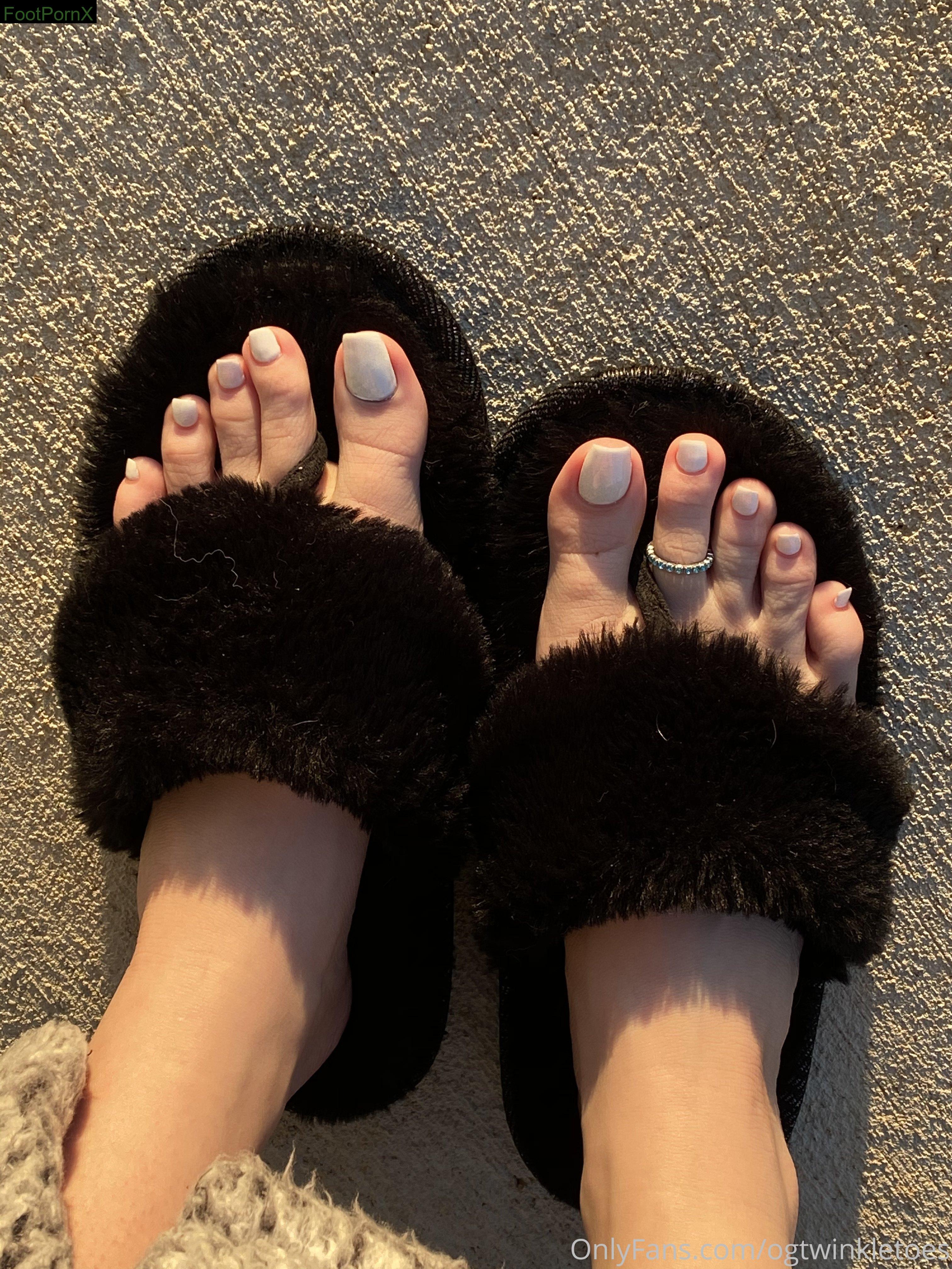 waifufeetmilk feet photo 20