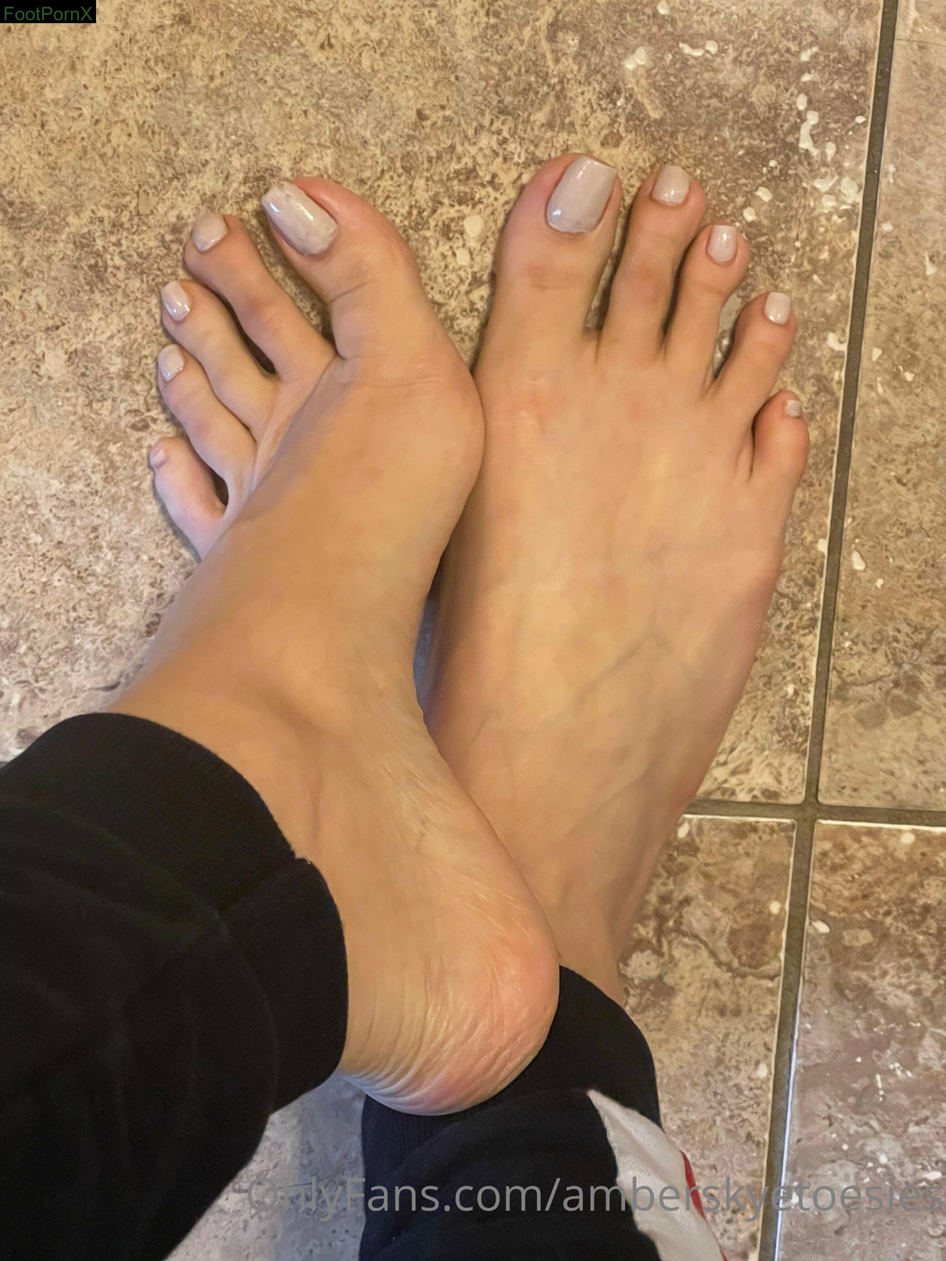 amberskyetoesies feet photo 16