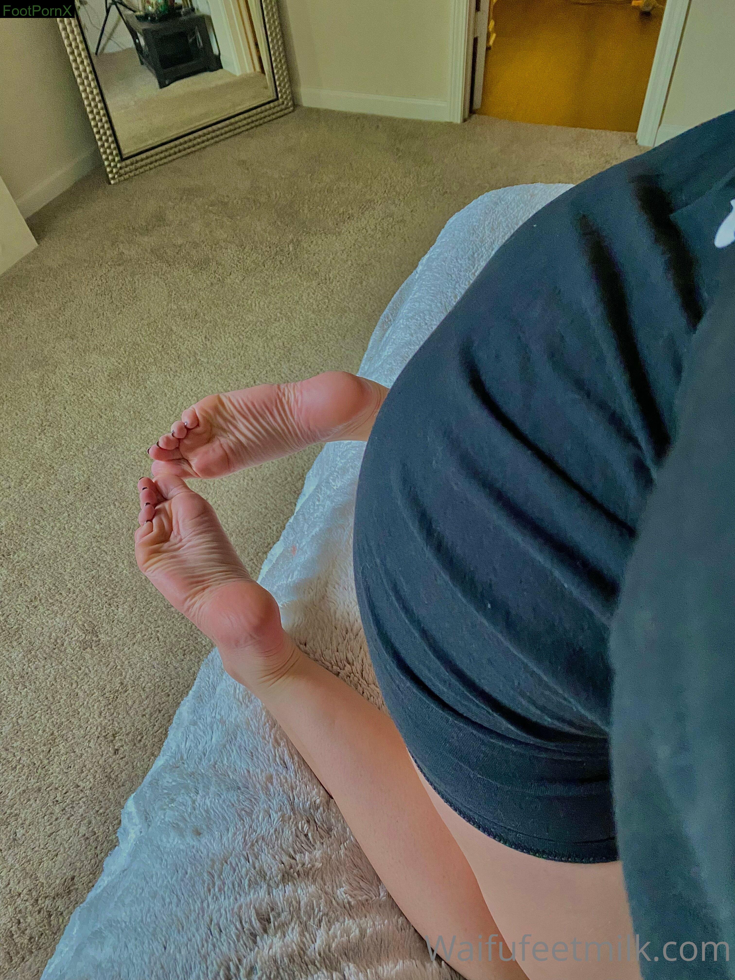 waifufeetmilk feet photo 19