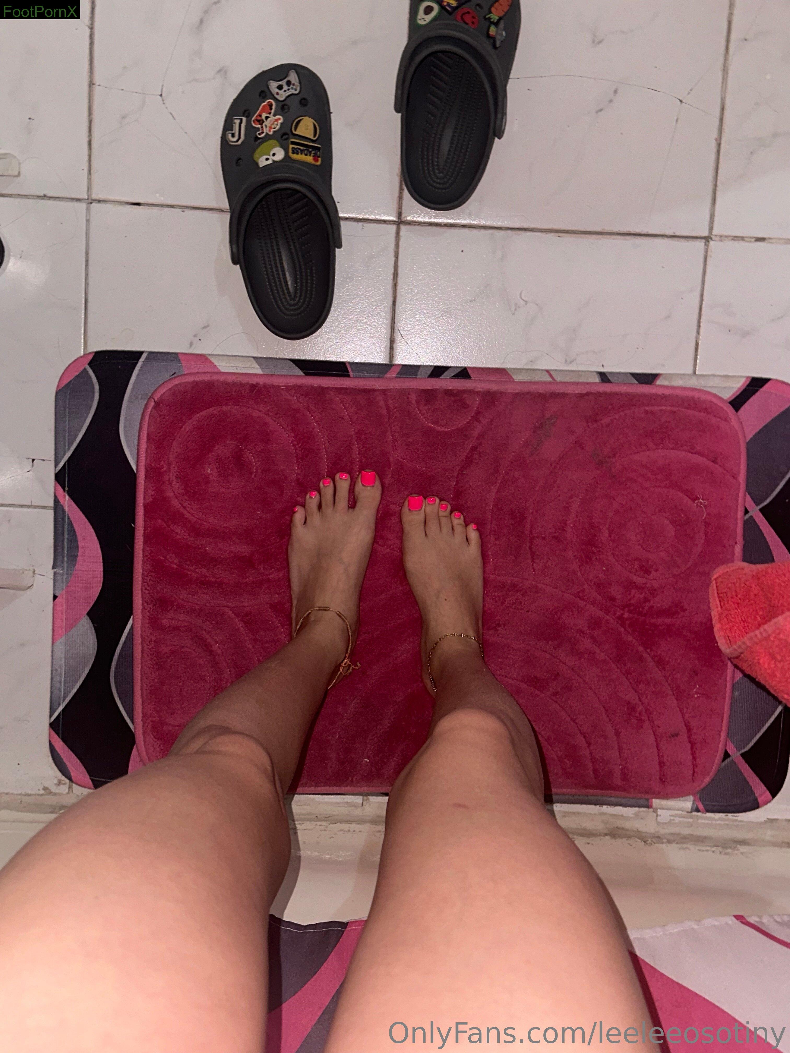 leeleeosotiny feet photo 3