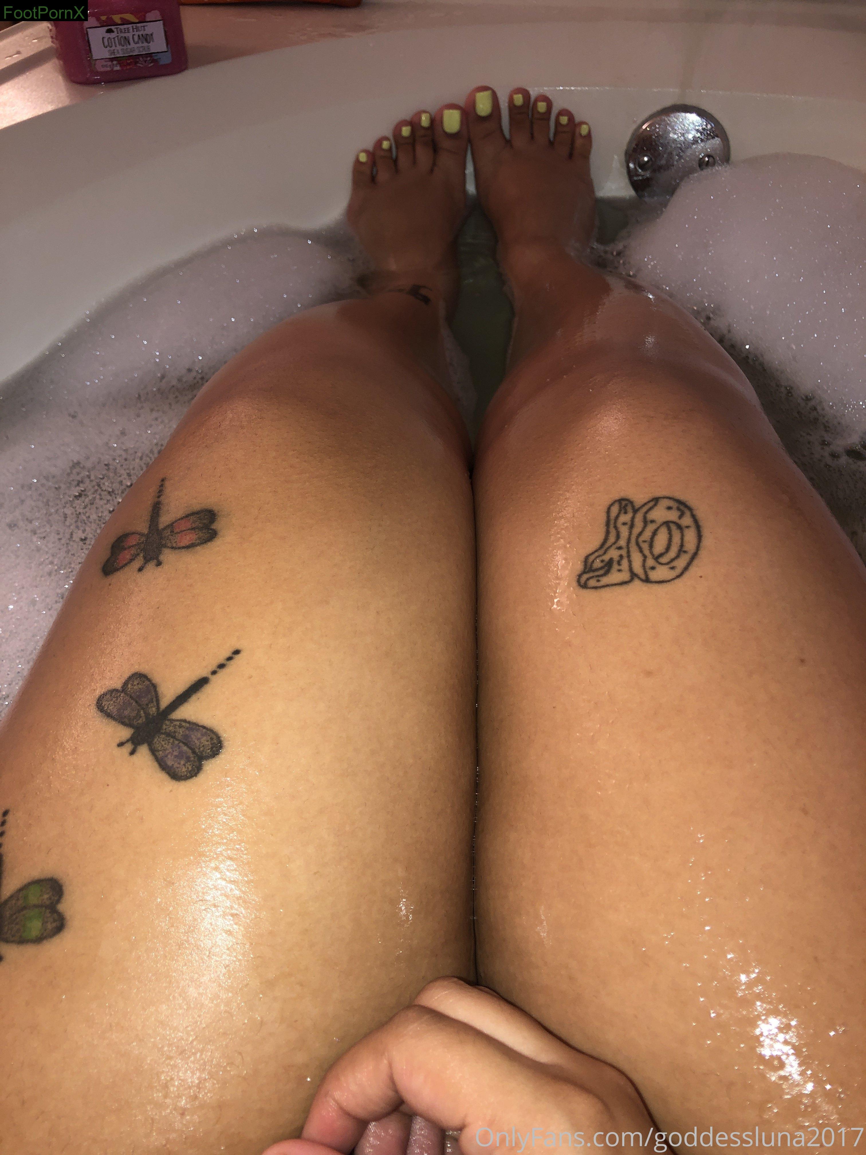 goddessluna2017 feet photo 9