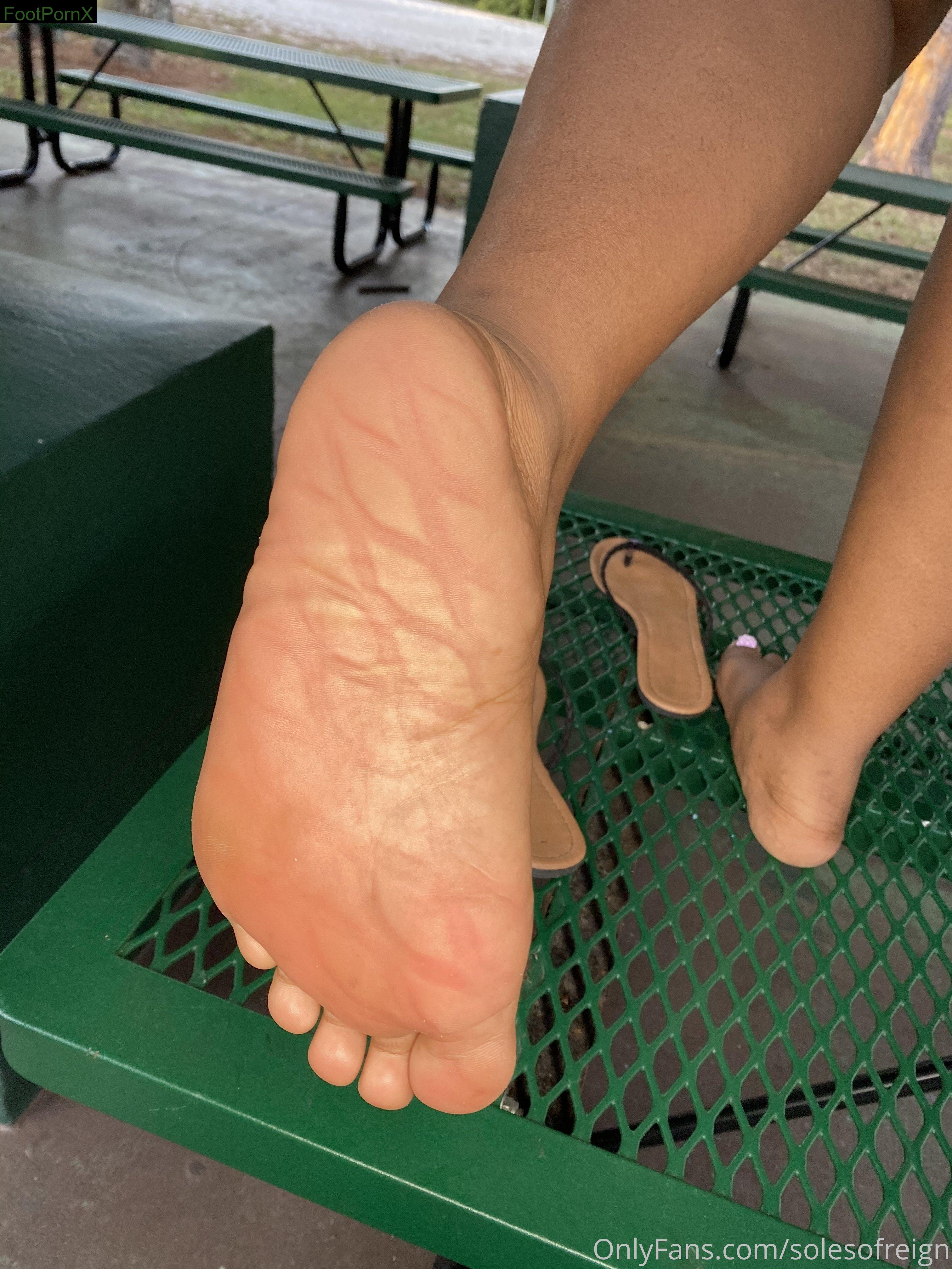thagoddessreignn feet photo 21