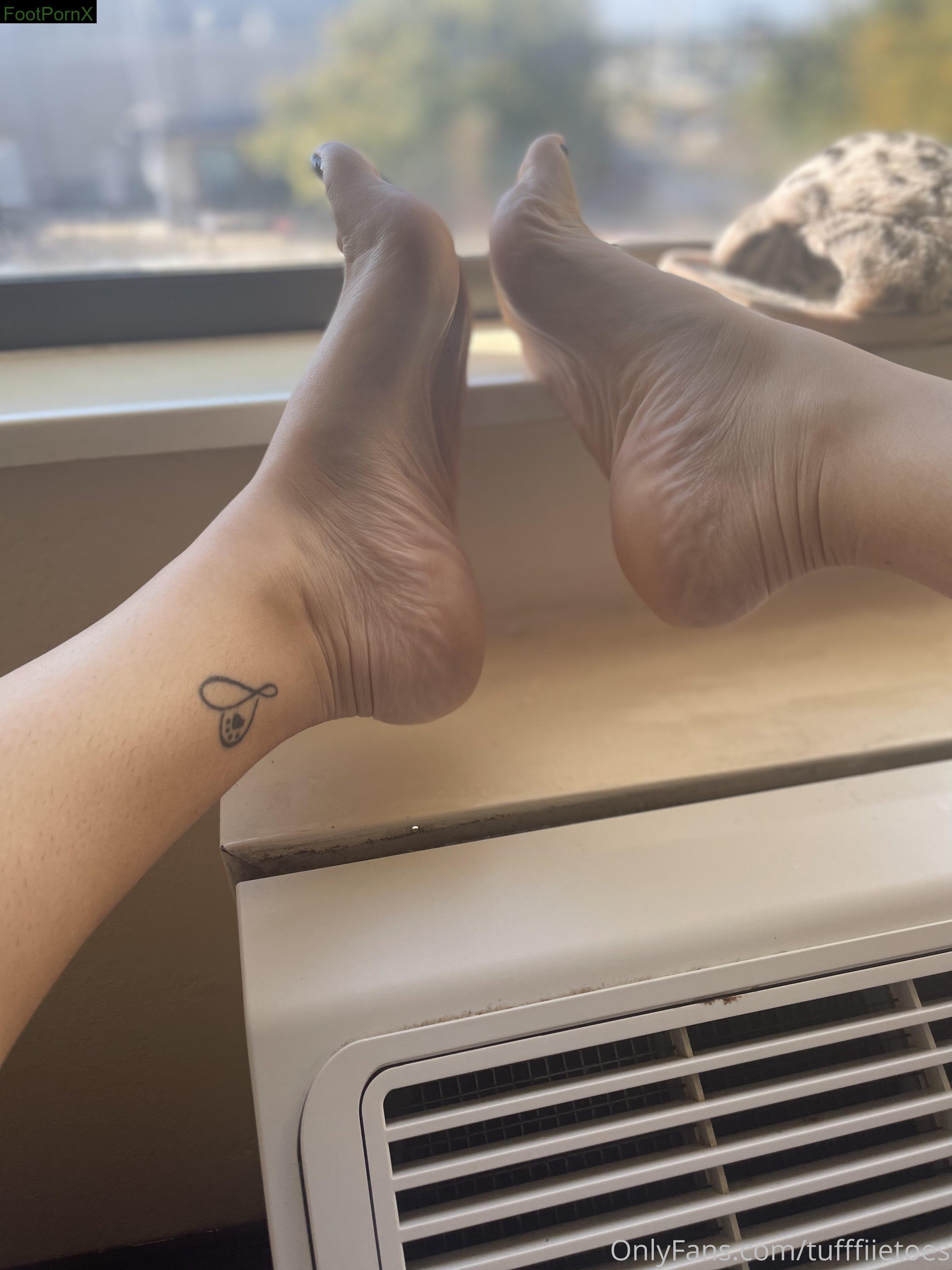 tuffiearchqueen feet photo 1