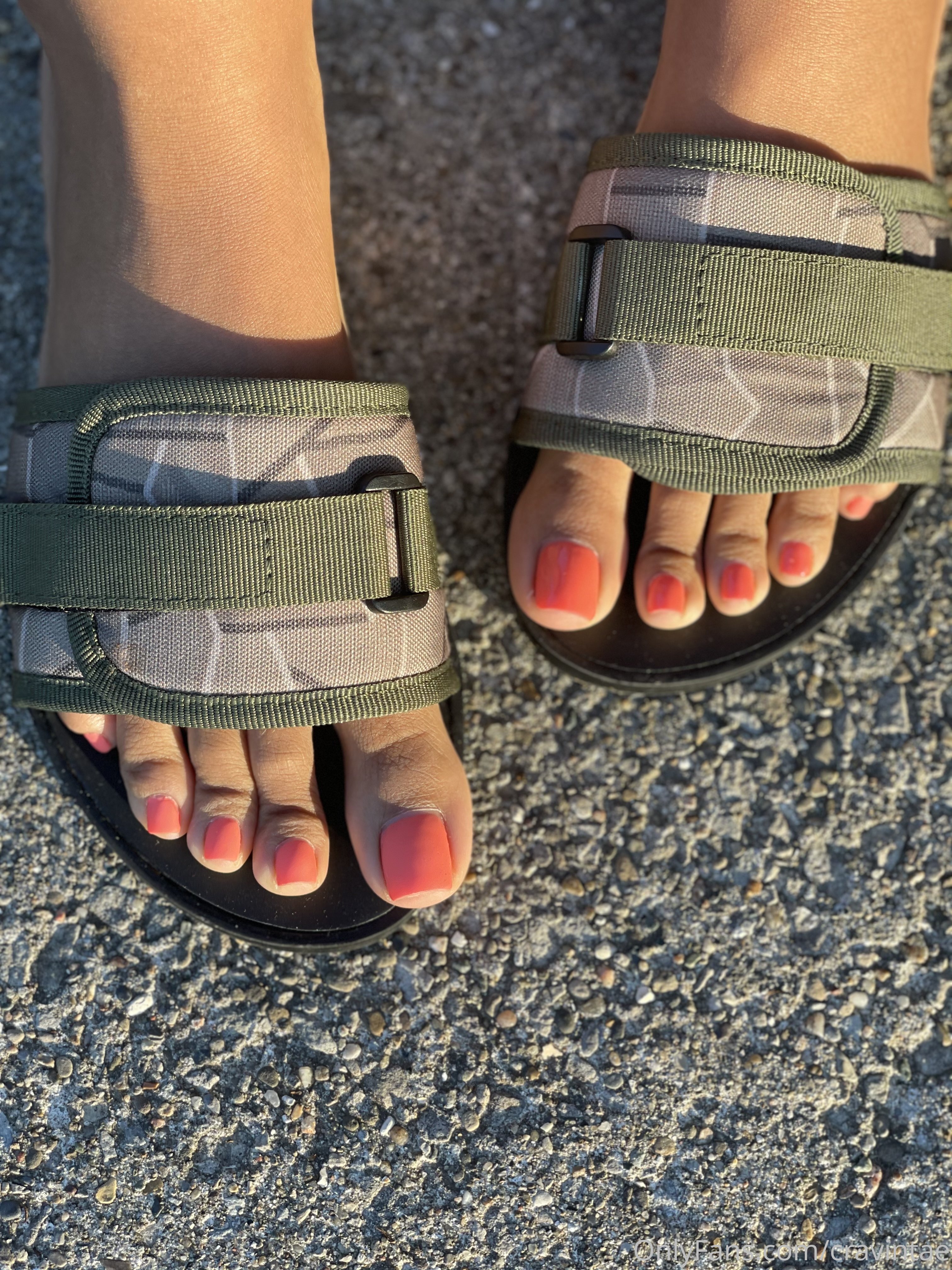 cravintae feet photo 15