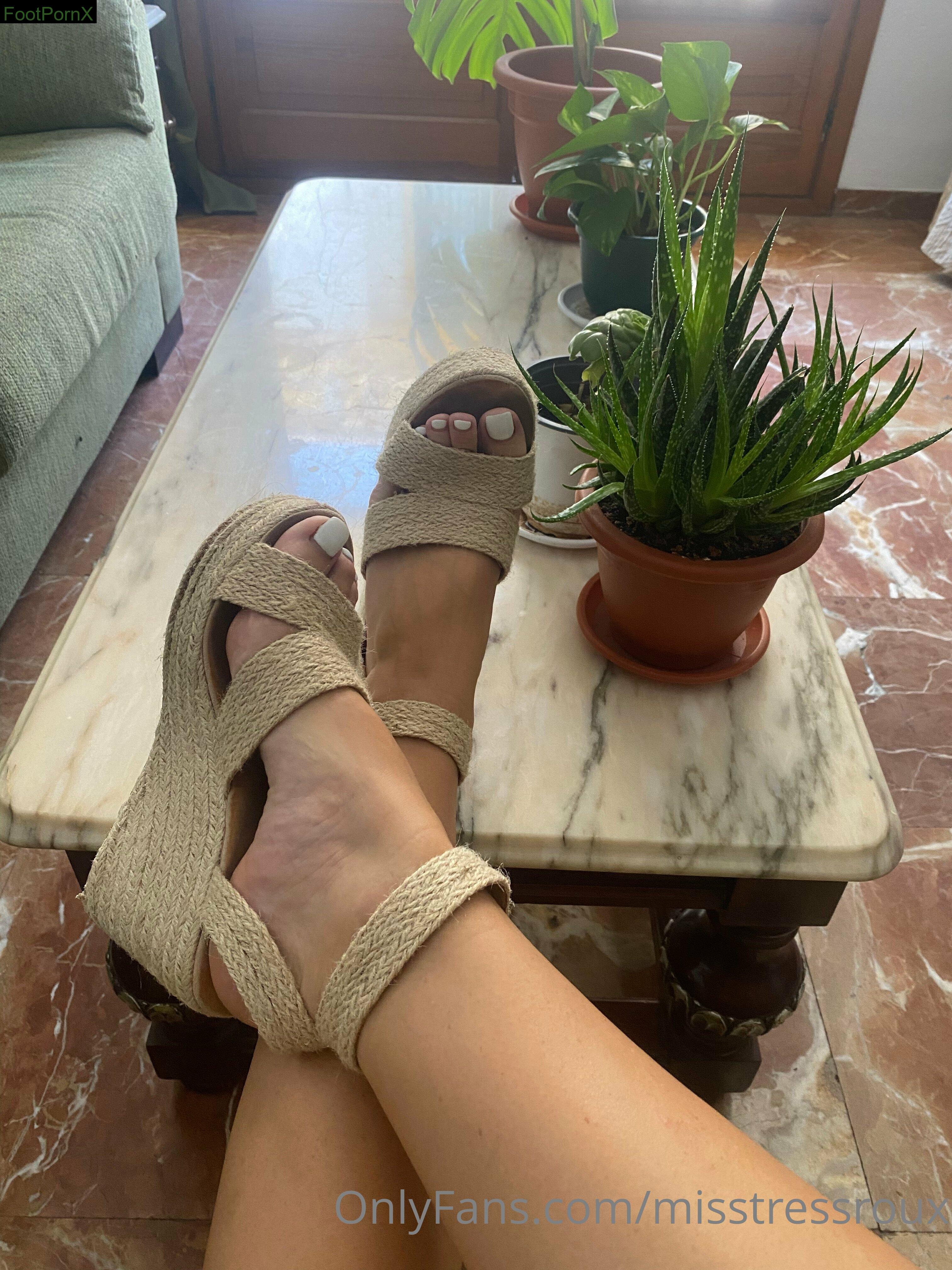 misstressroux feet photo 1