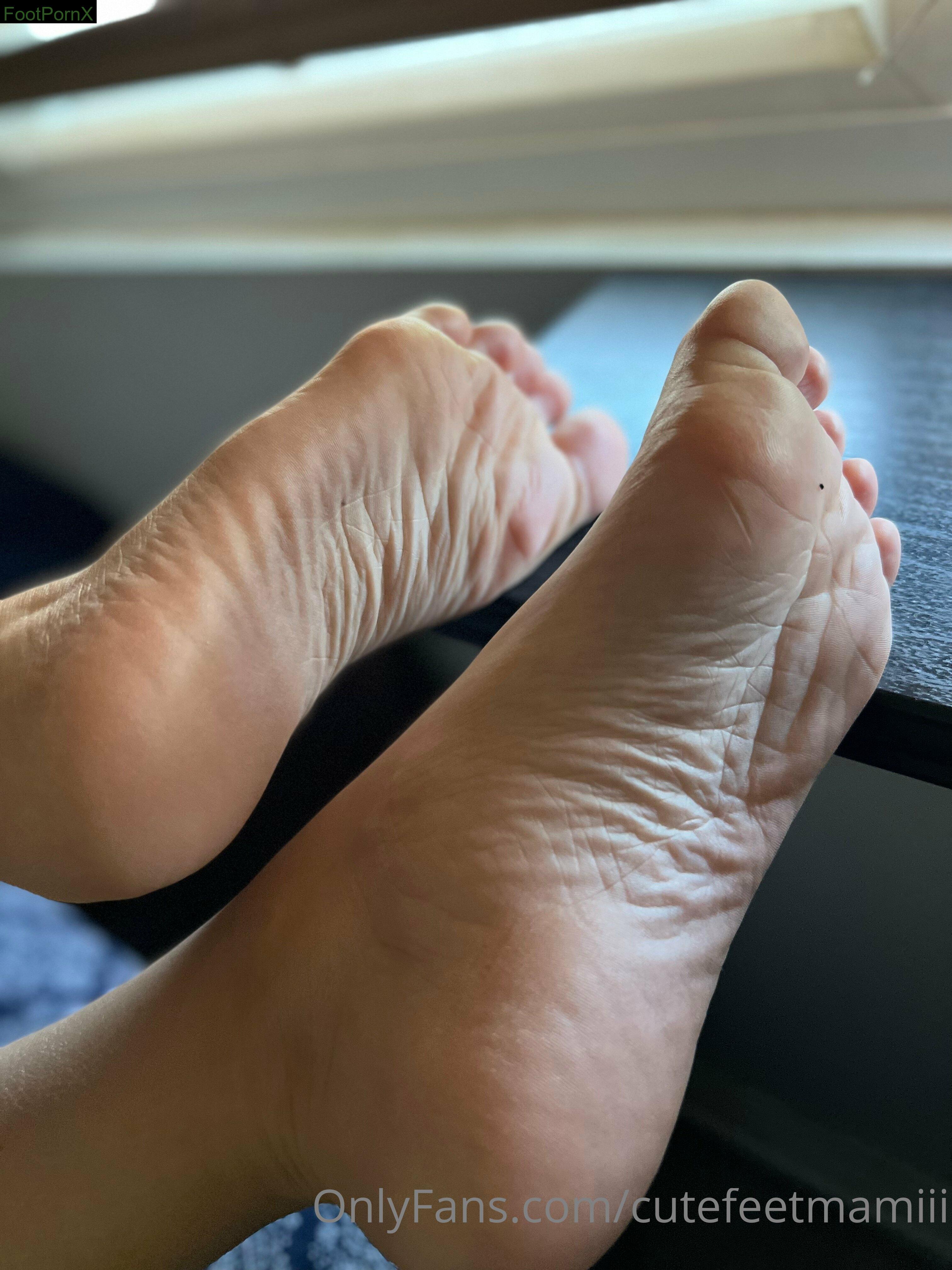 cutefeetmamiii feet photo 9
