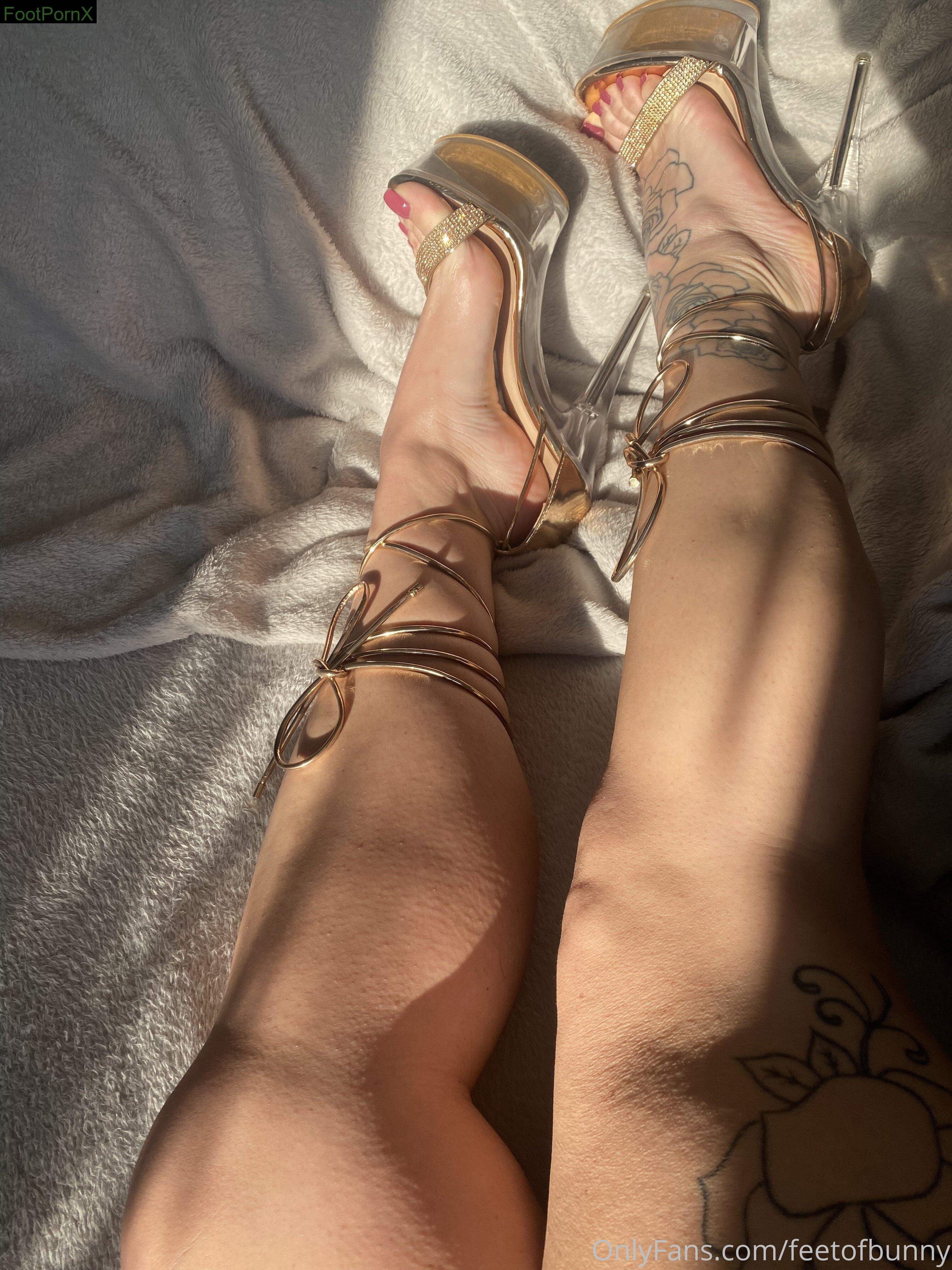 feetofbunny feet photo 24