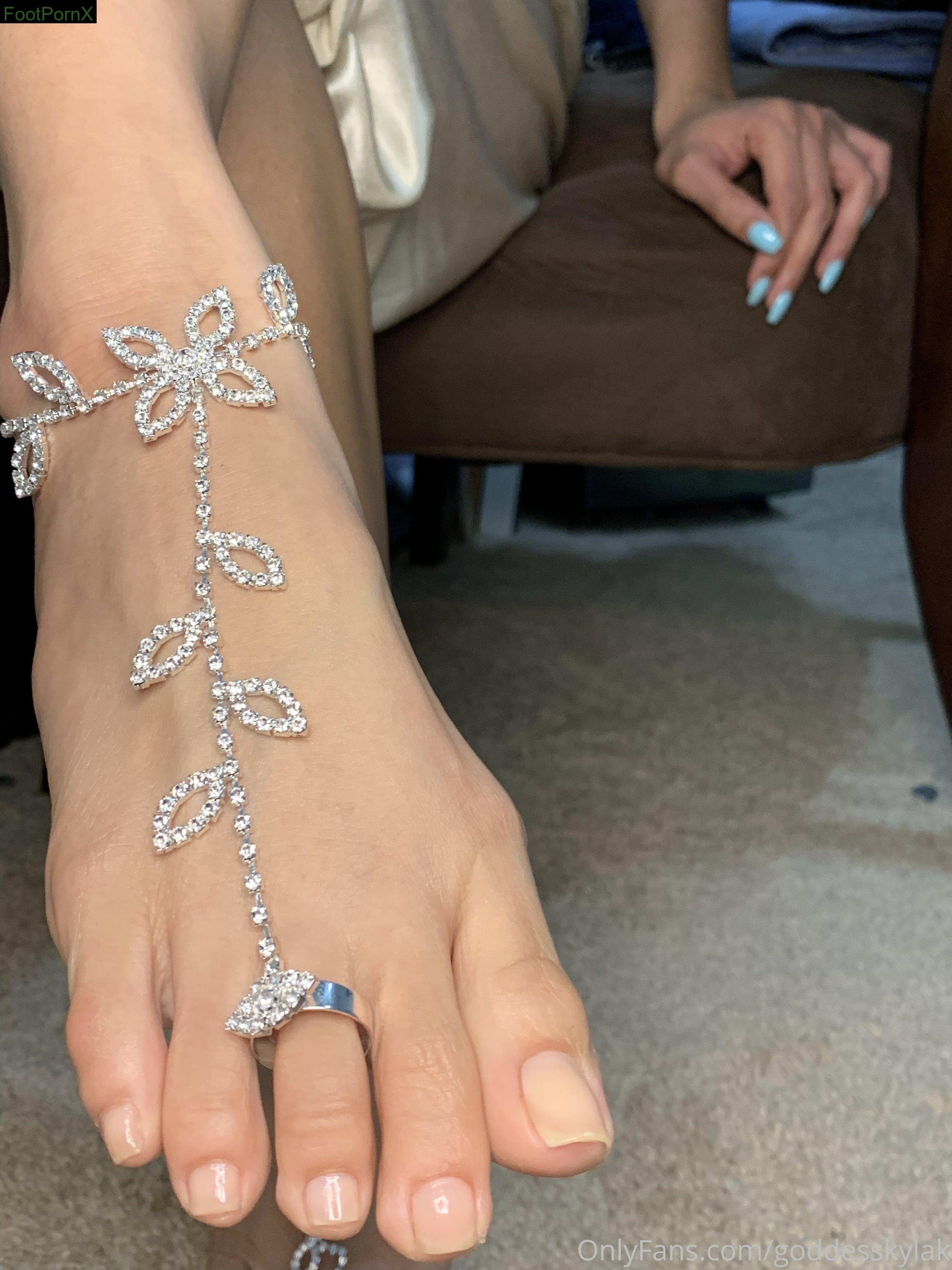 goddesskylak feet photo 17