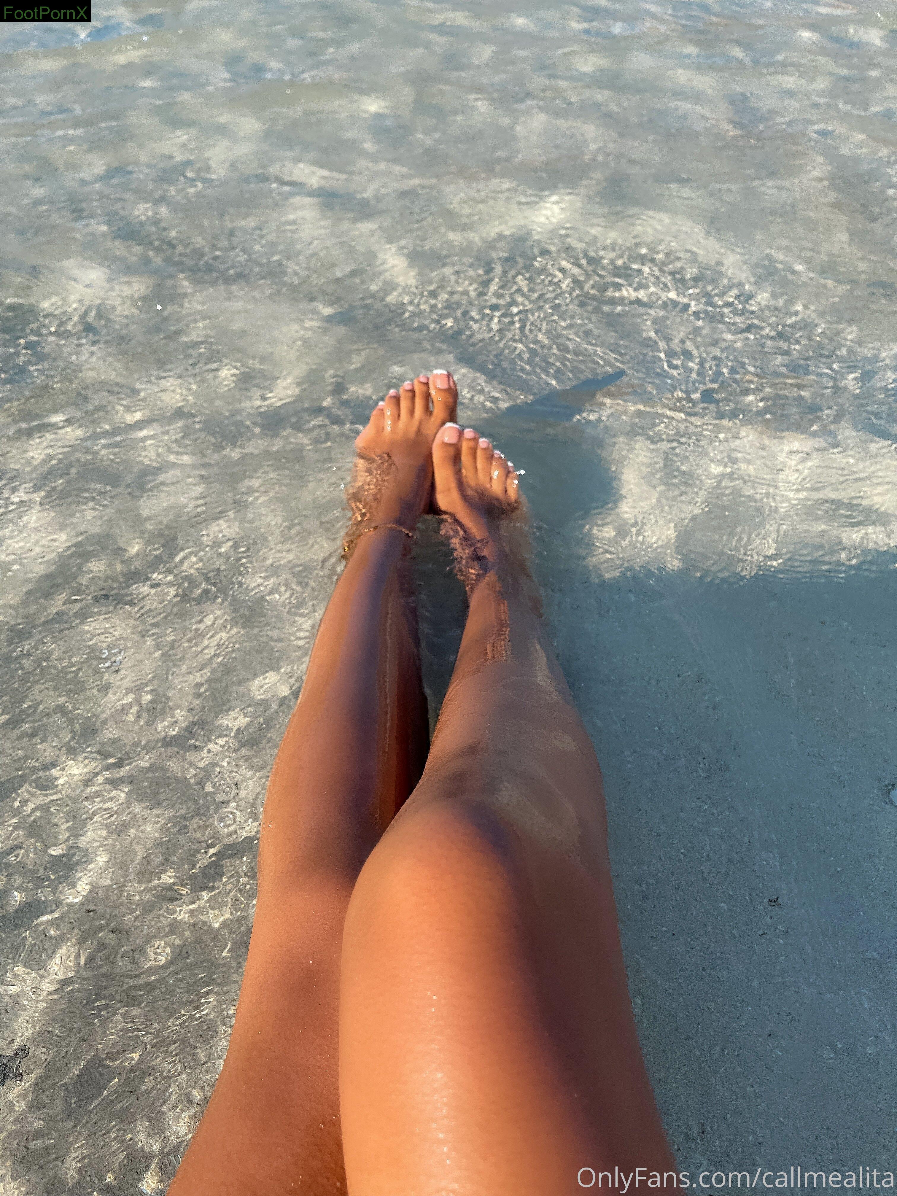 callmealita feet photo 4