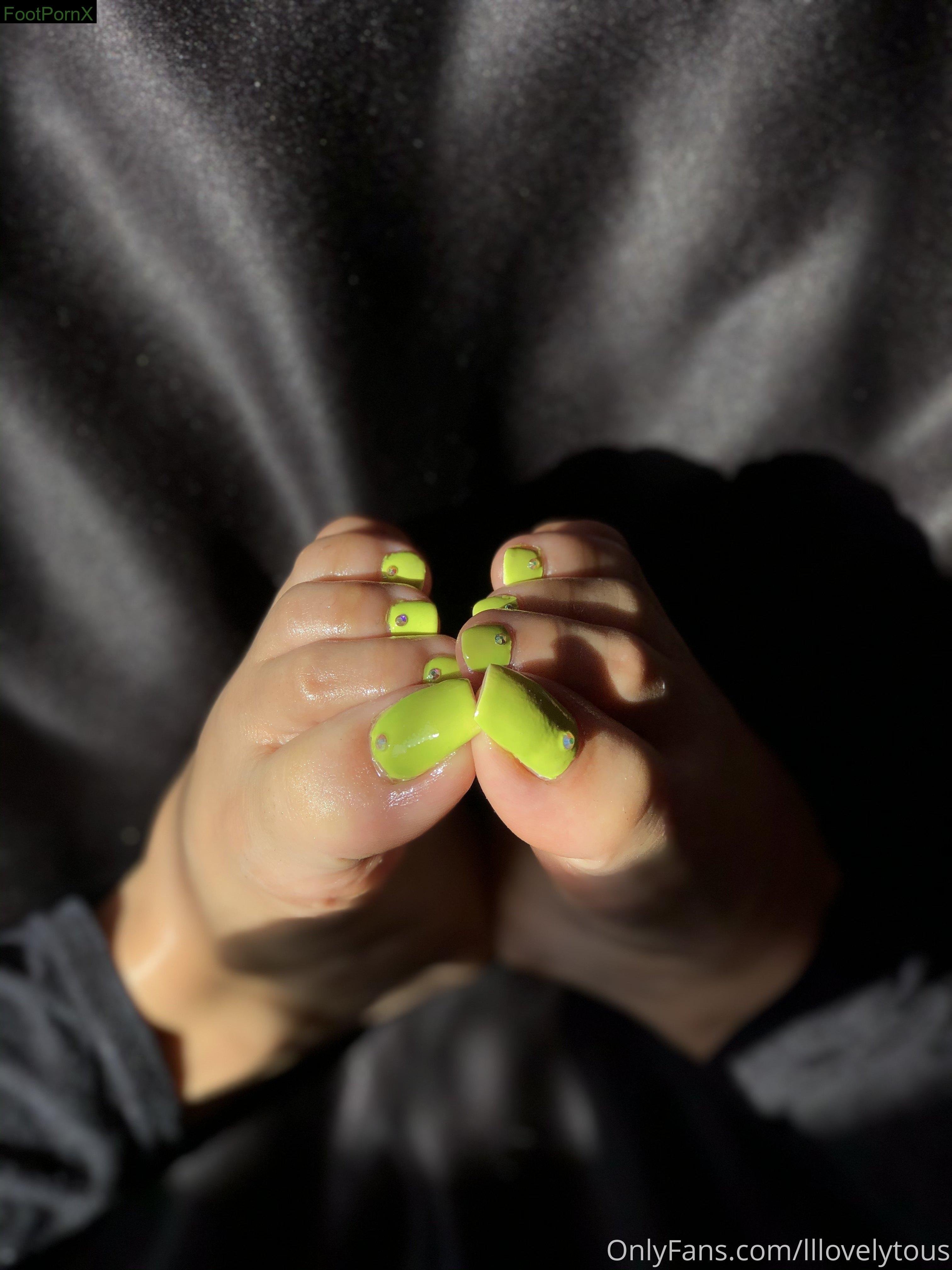 lllovelytous feet photo 1