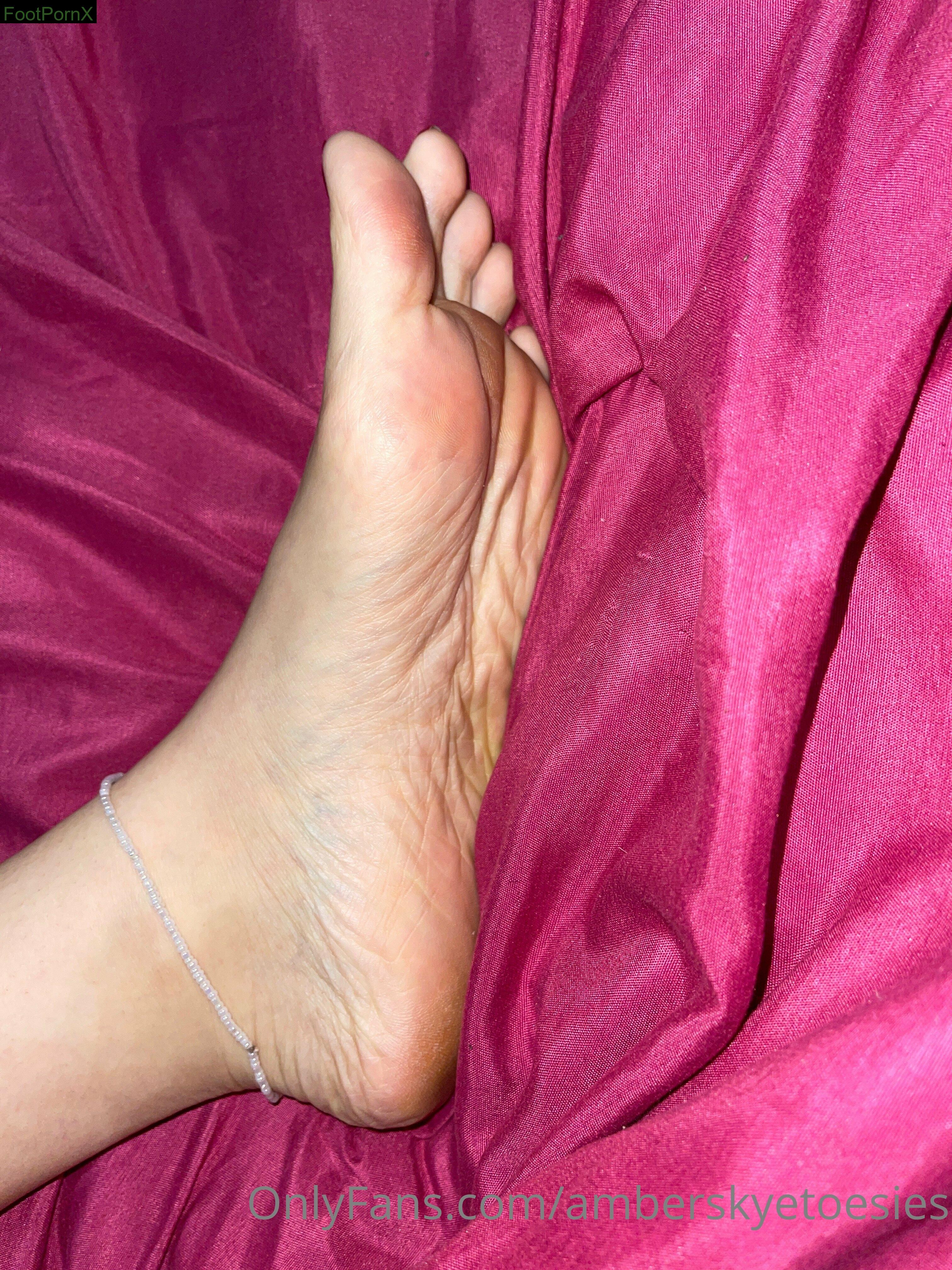 amberskyetoesies feet photo 12