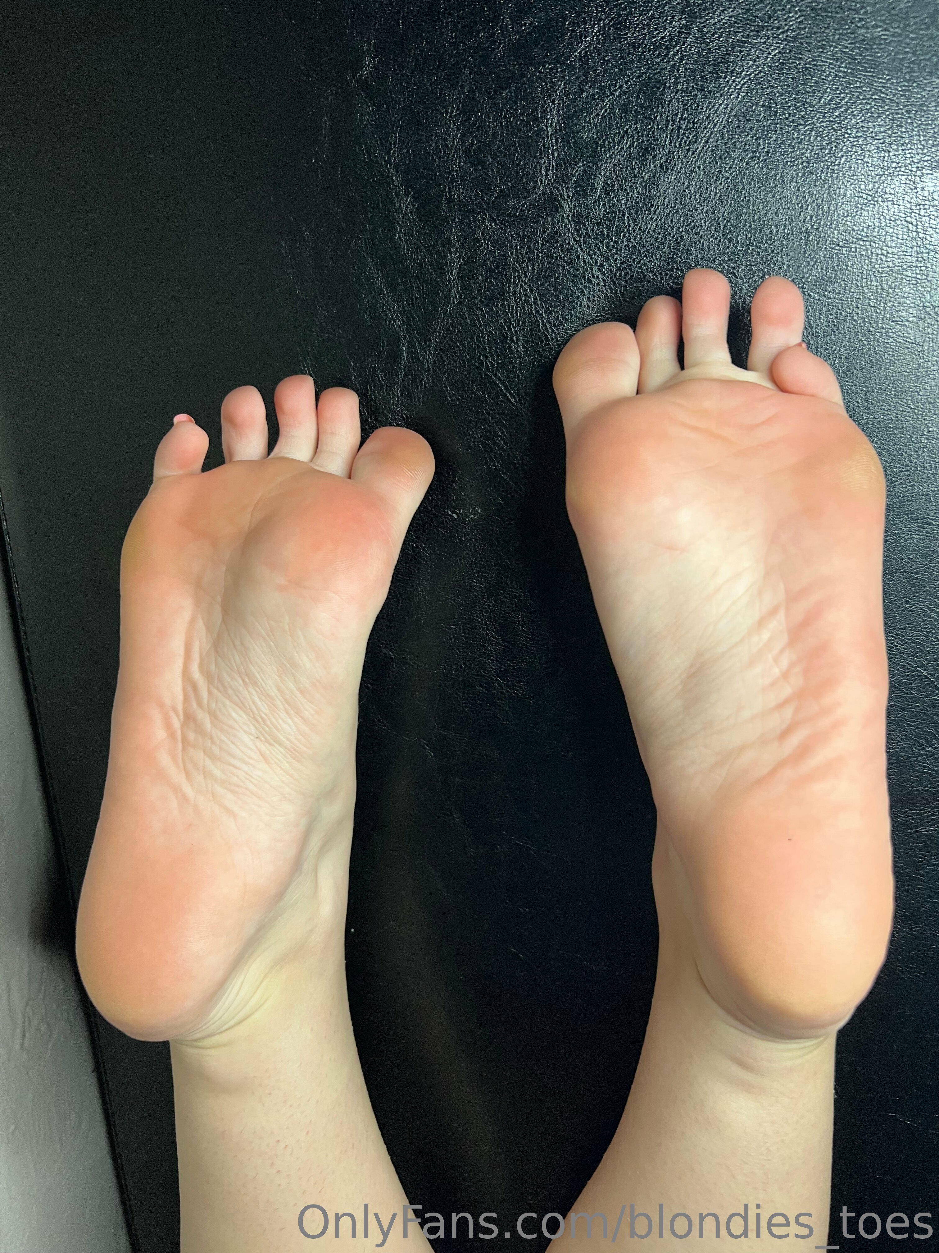brees_feet1 feet photo 10