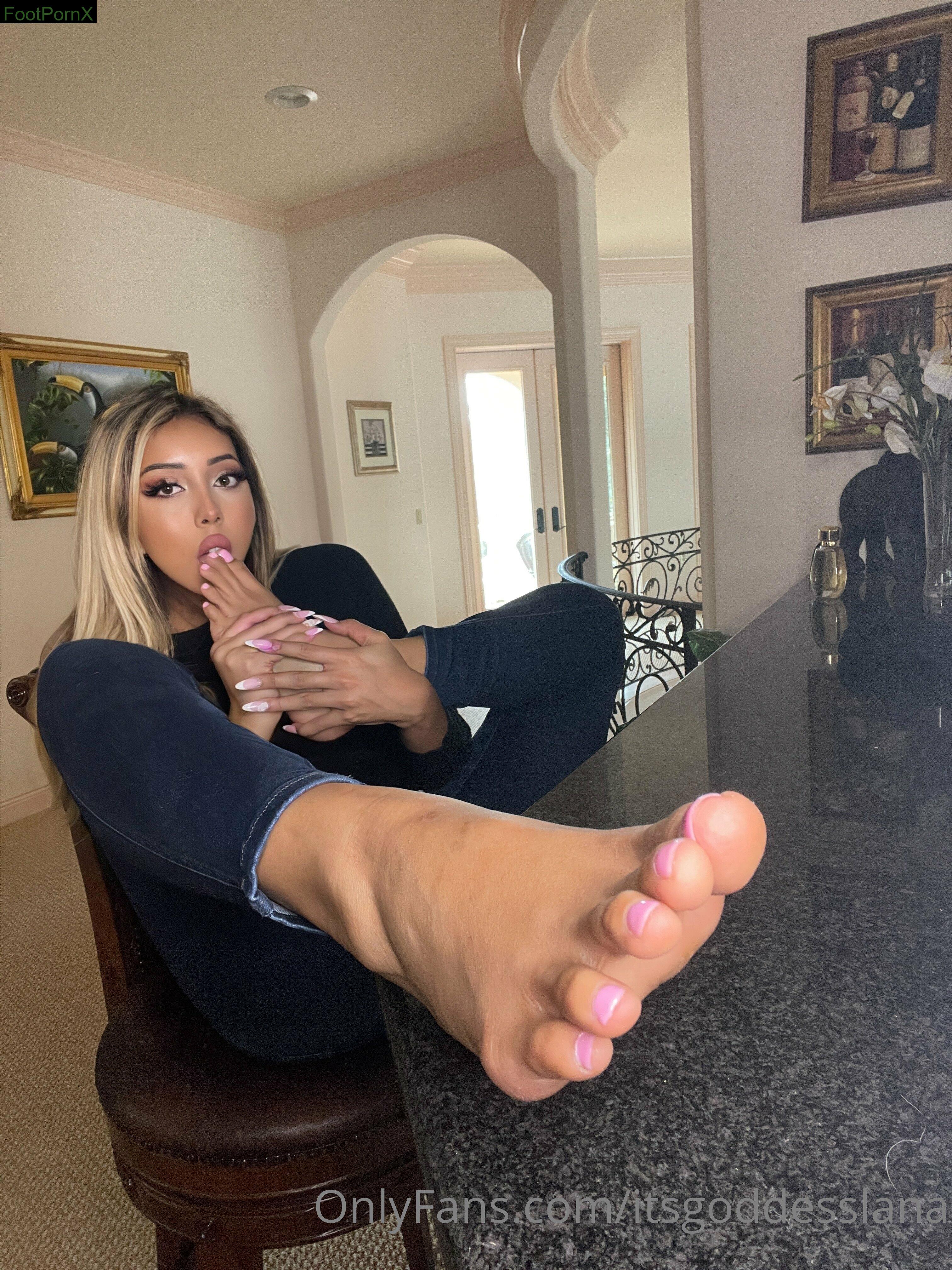itsgoddesslana feet photo 19