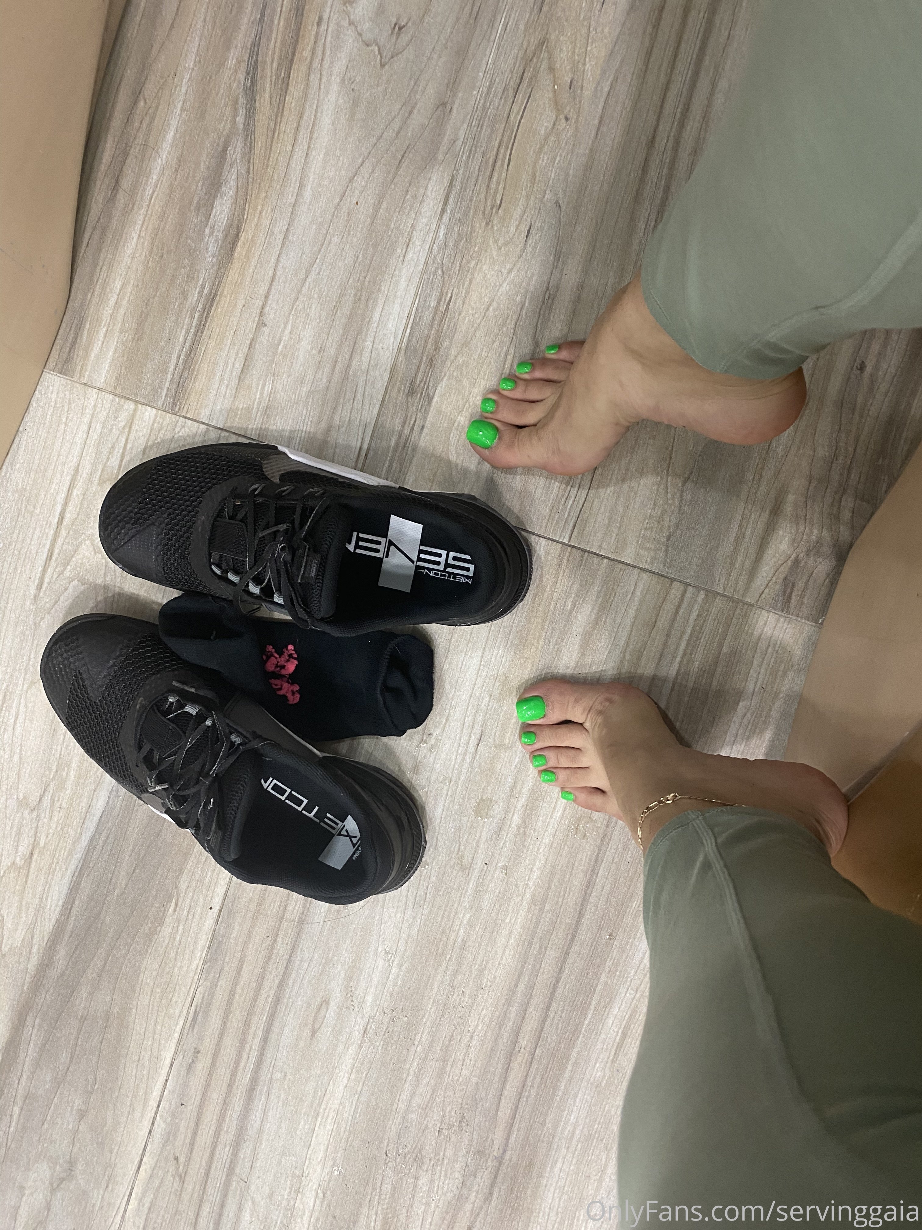 servinggaia feet photo 18