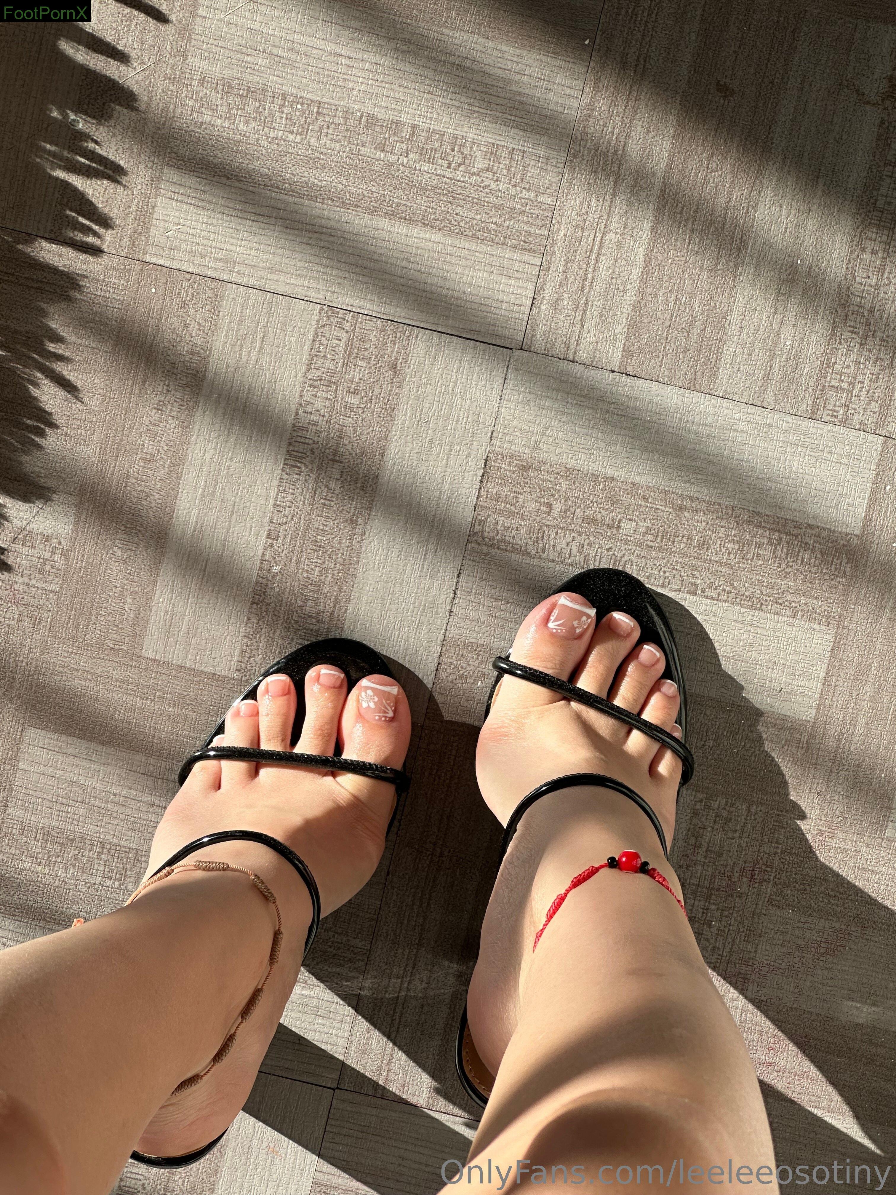 leeleeosotiny feet photo 17